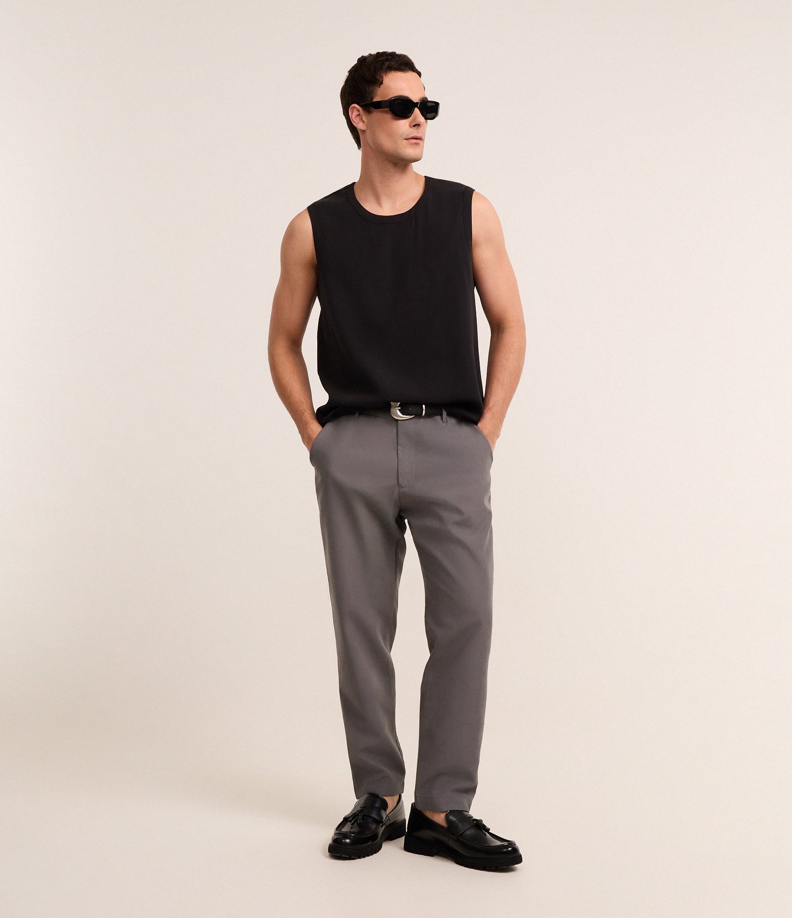 Calça em Tech Alfaiatada Cinza 1