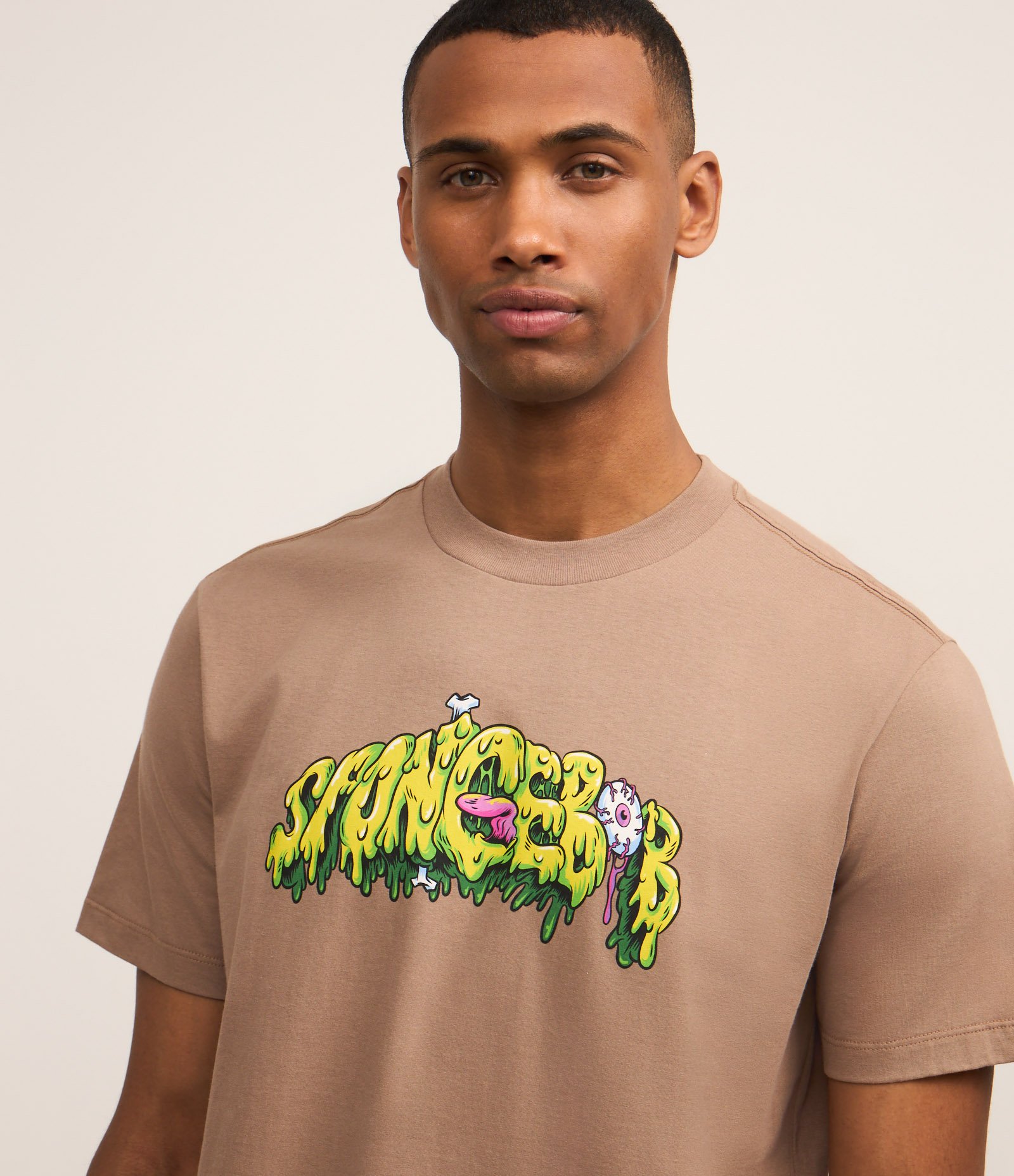 Camiseta Comfort com Estampa Bob Esponja Bege 4