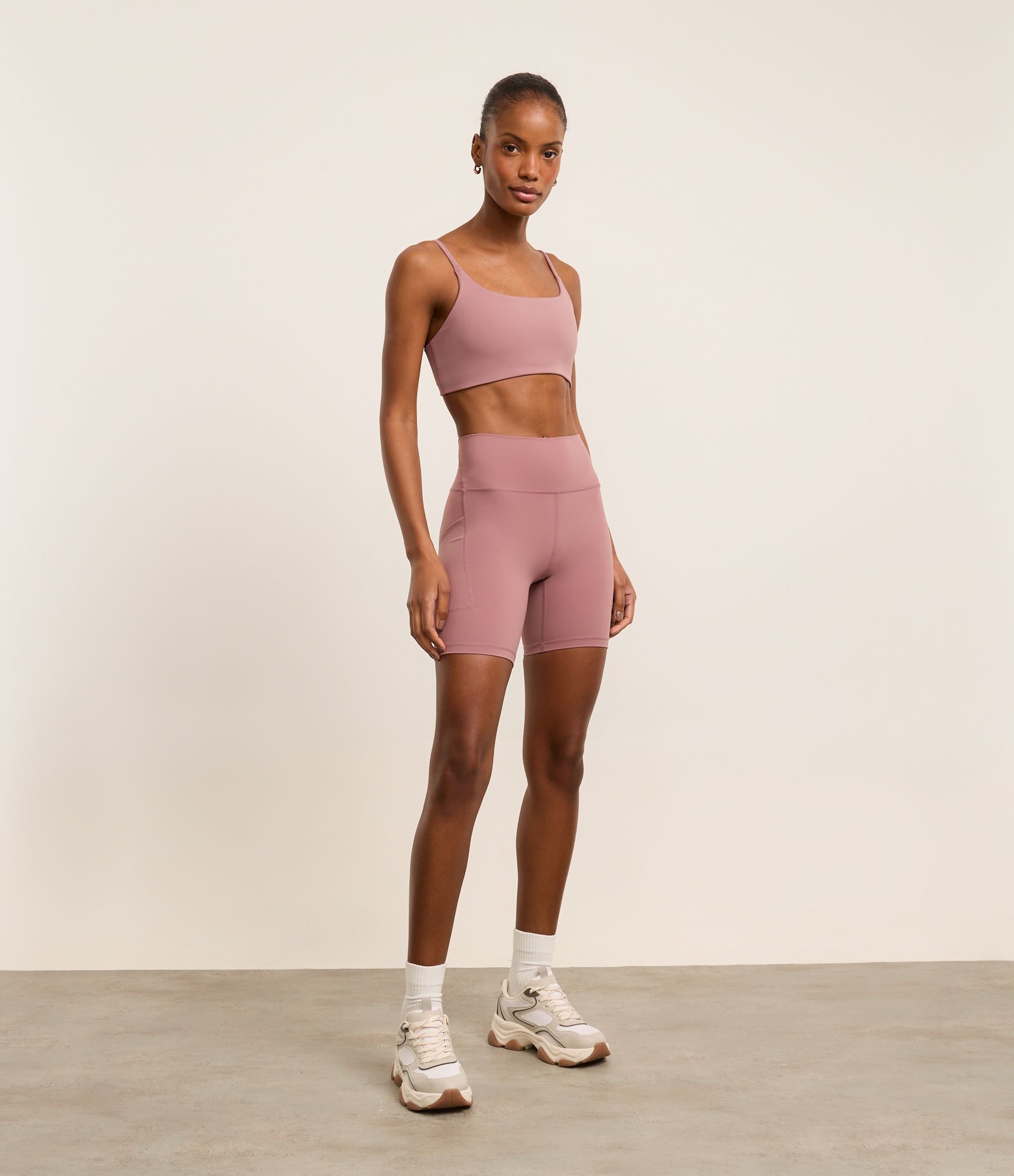 Bermuda Esportiva em Microfibra com Bolso Funcional Lilas 2