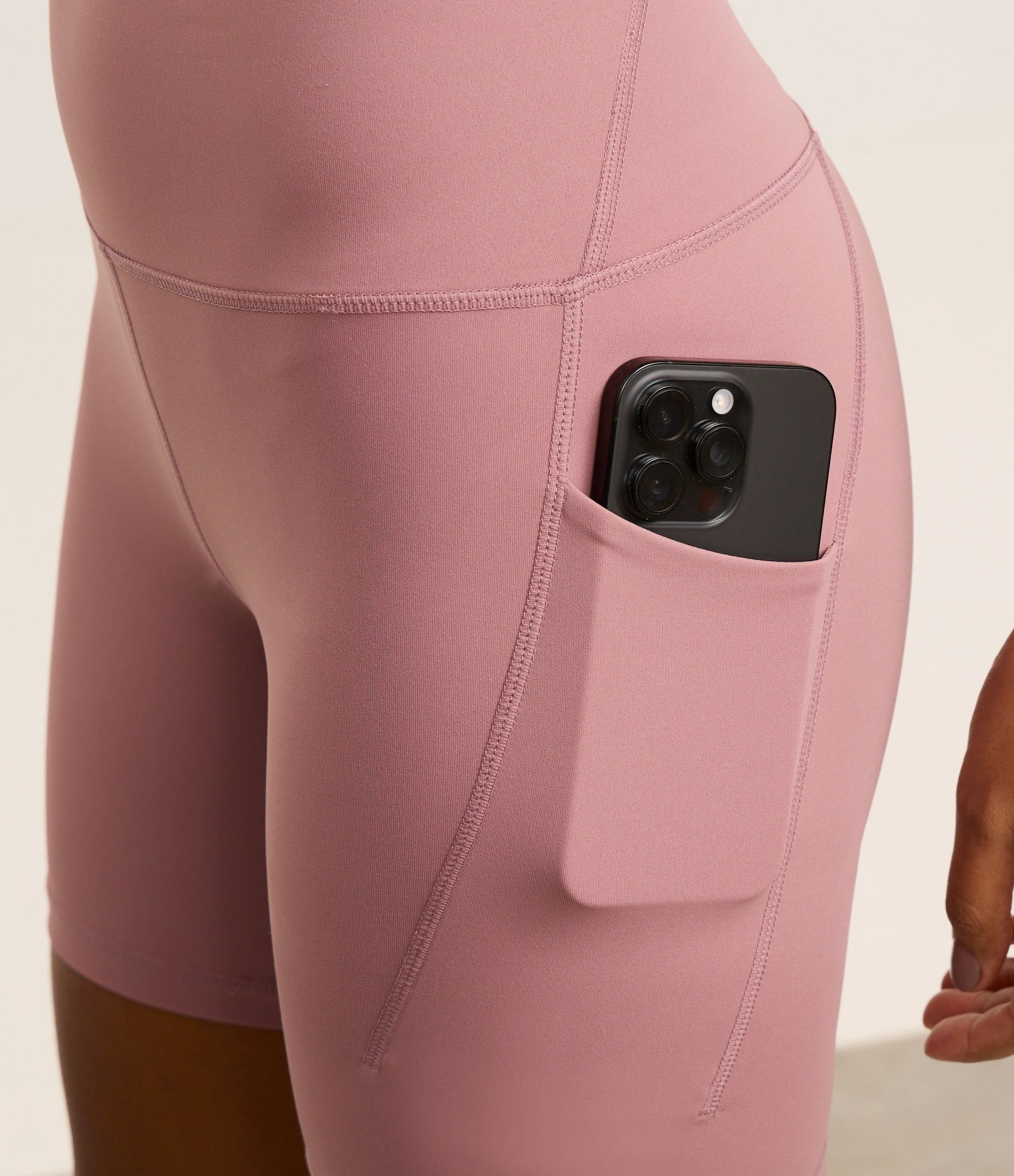 Bermuda Esportiva em Microfibra com Bolso Funcional Lilas 5