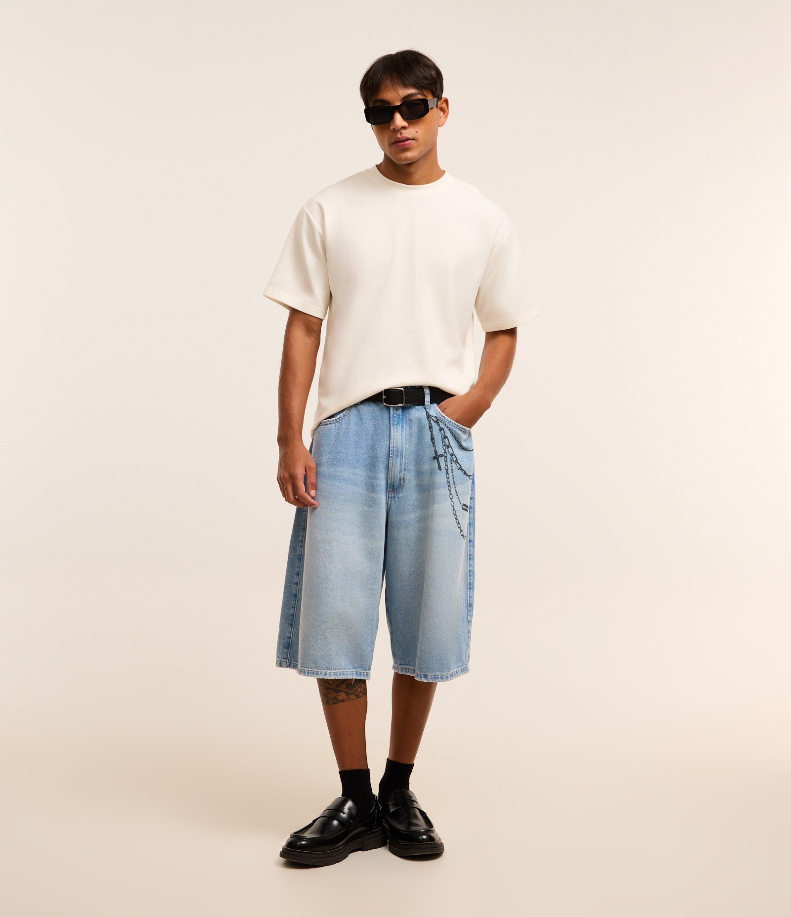 Bermuda Jorts Super Baggy em Jeans com Estampa Cordão e Puídos Azul 1
