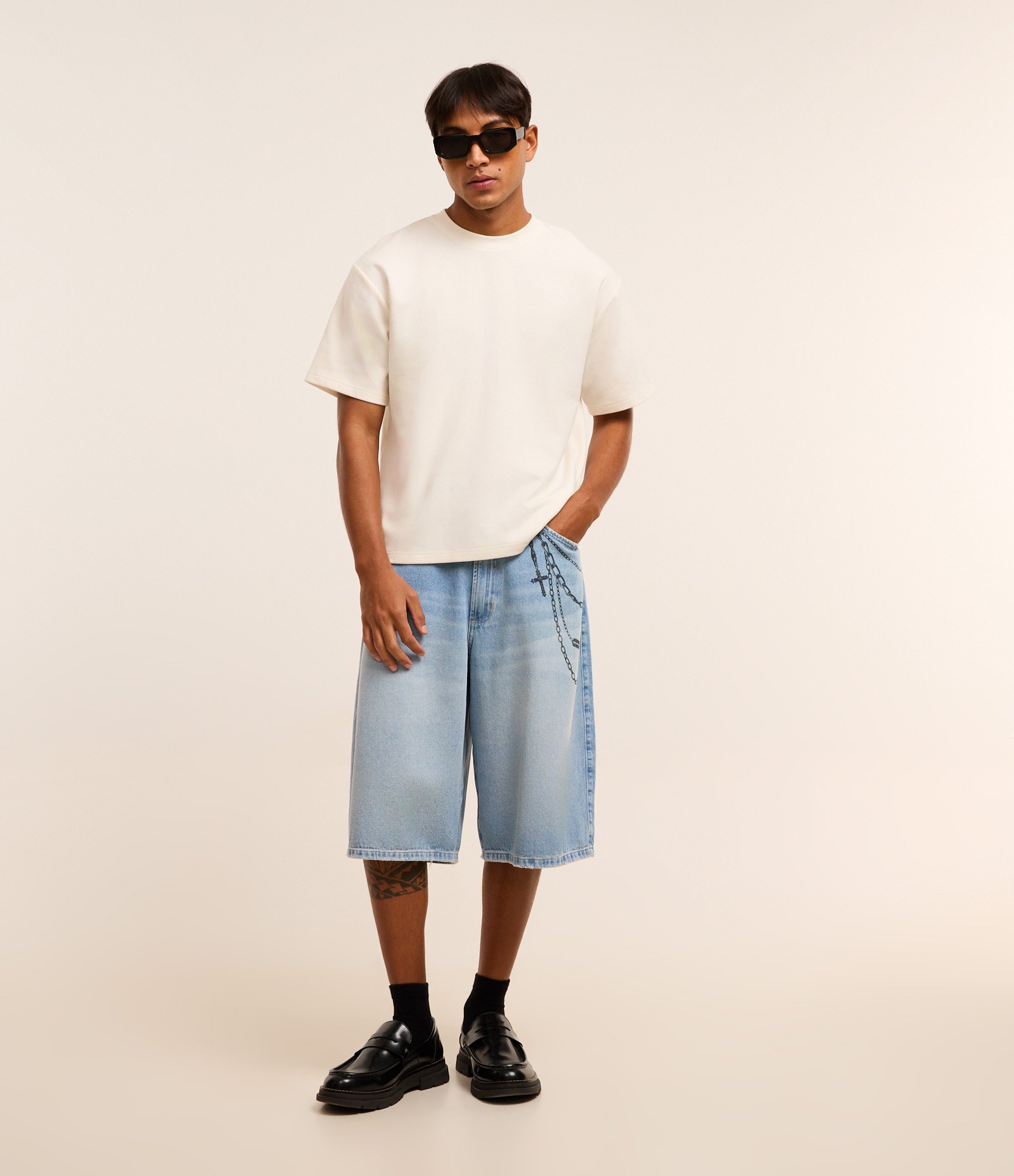 Bermuda Jorts Super Baggy em Jeans com Estampa Cordão e Puídos Azul 5