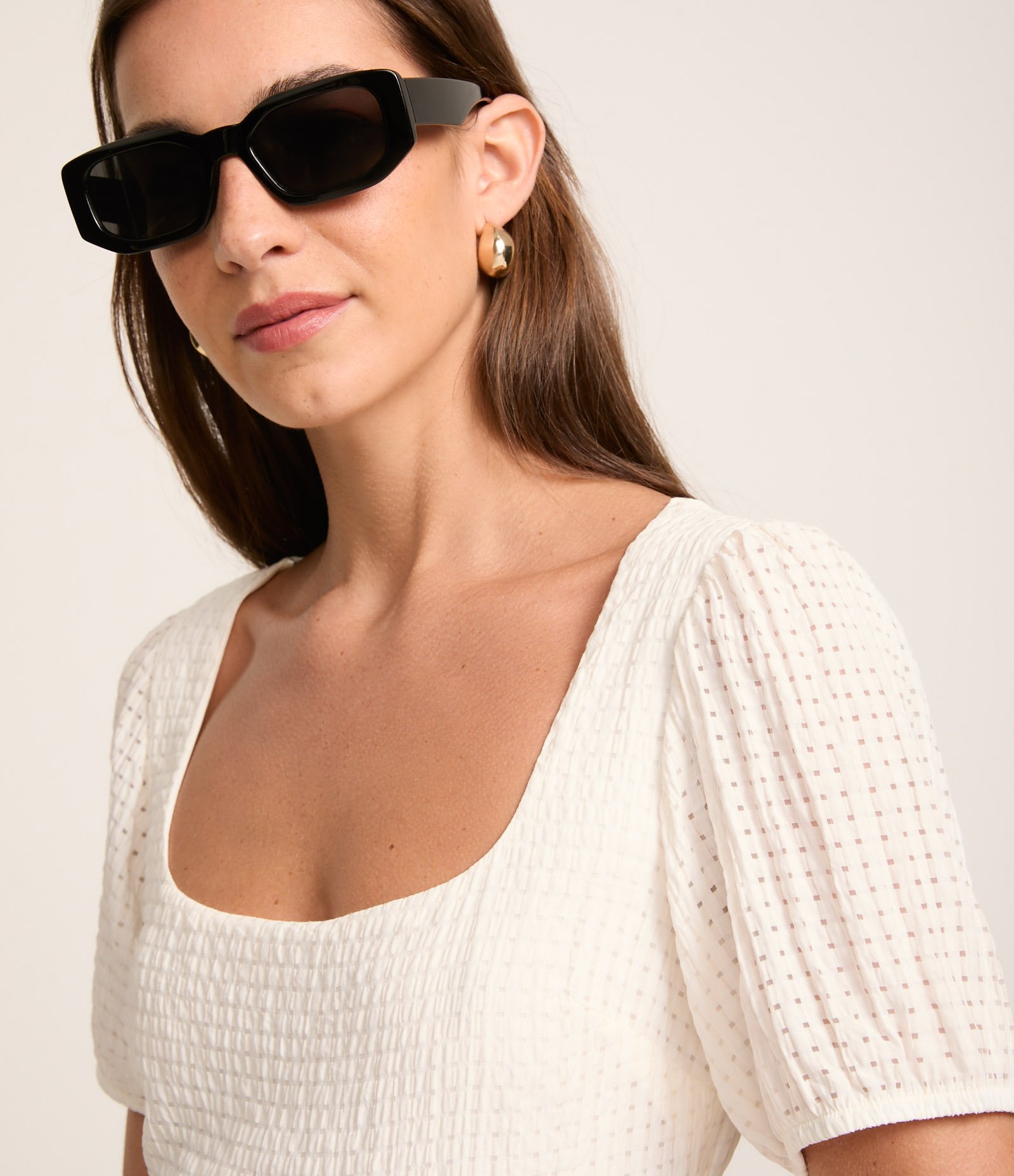 Vestido Longo Texturizado com Manga Bufante e Laços Off White 4