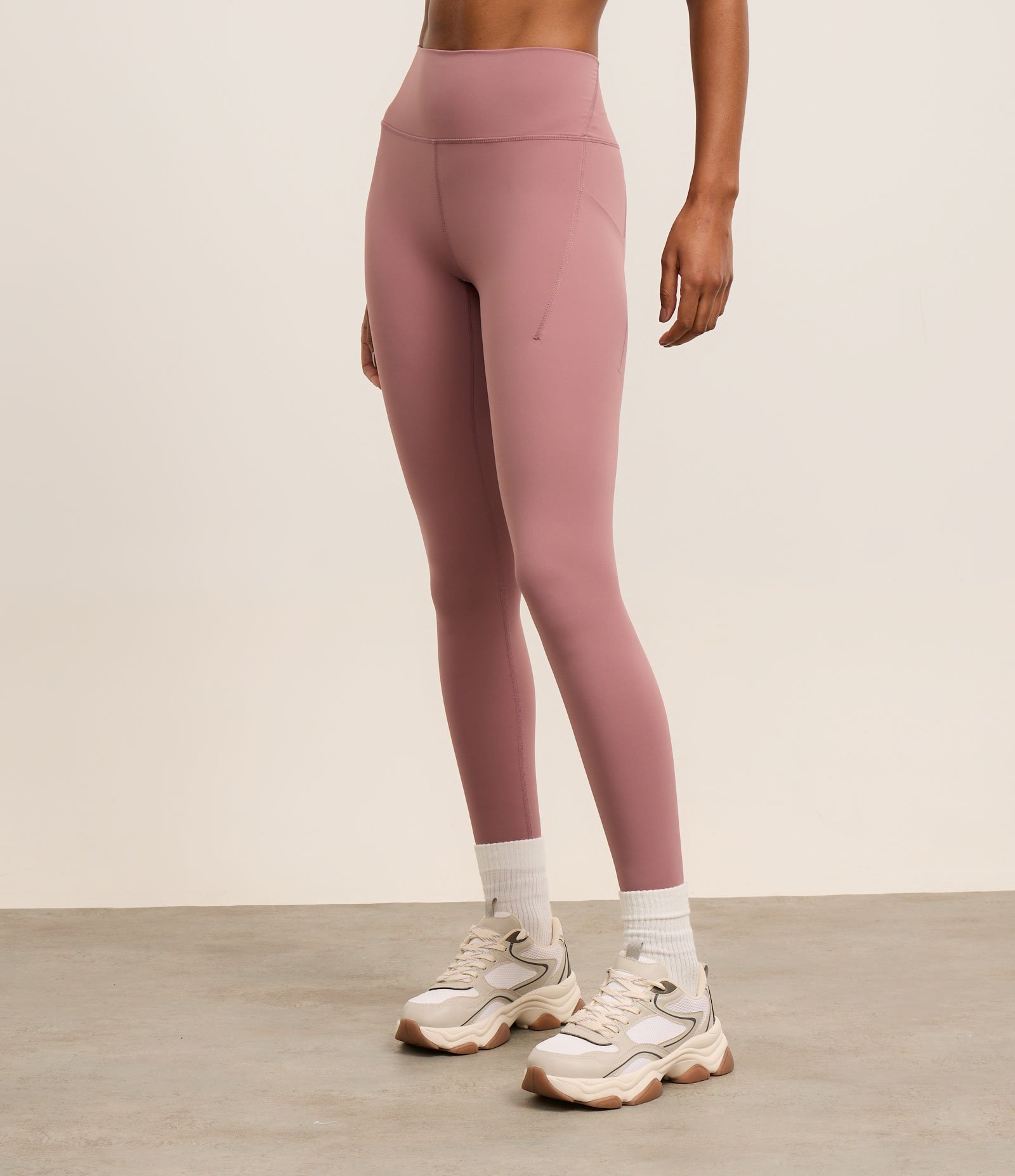 Calca Legging Esportiva em Microfibra com Bolsos Roxo 2