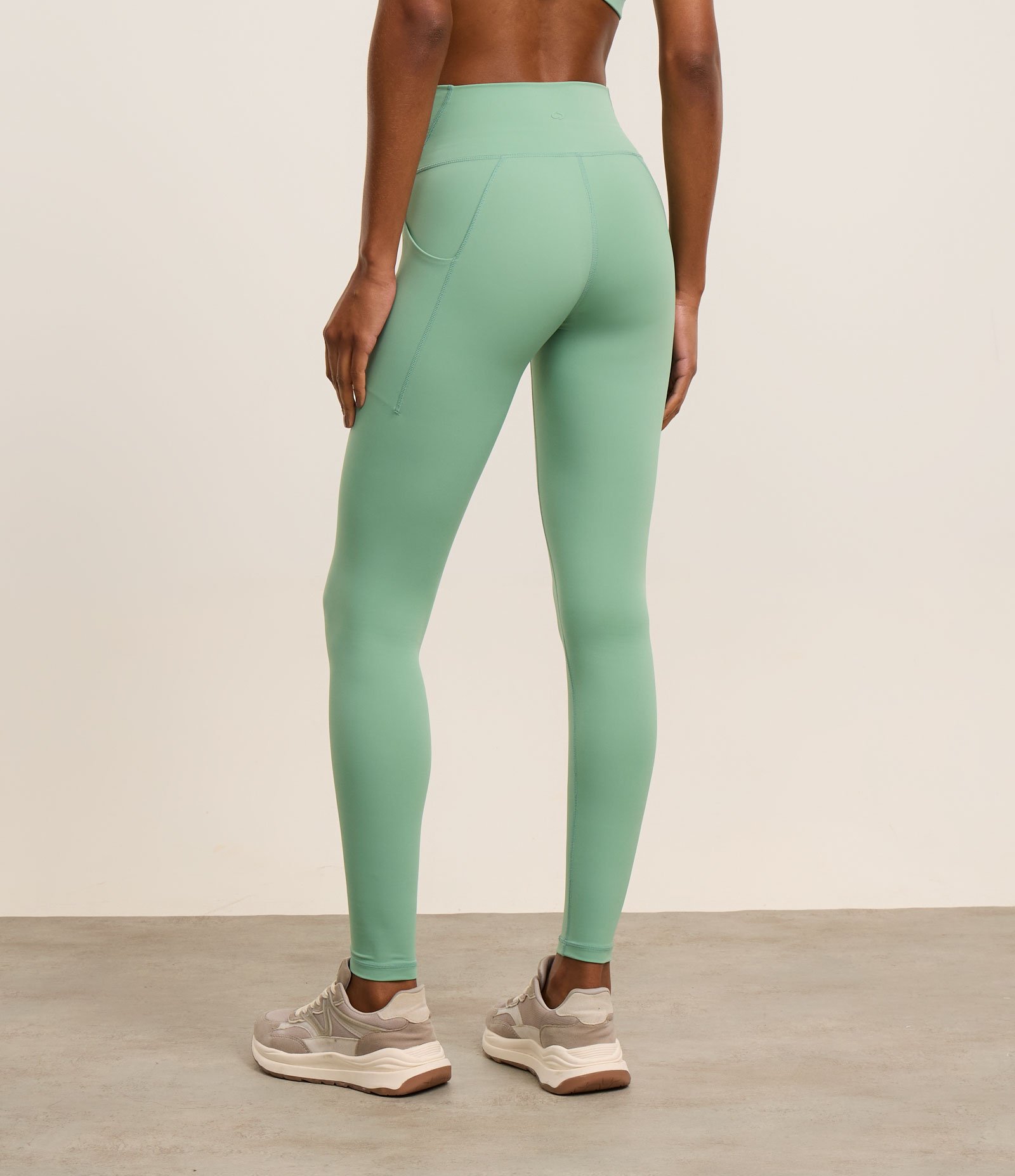 Calca Legging Esportiva em Microfibra com Bolsos Verde 3