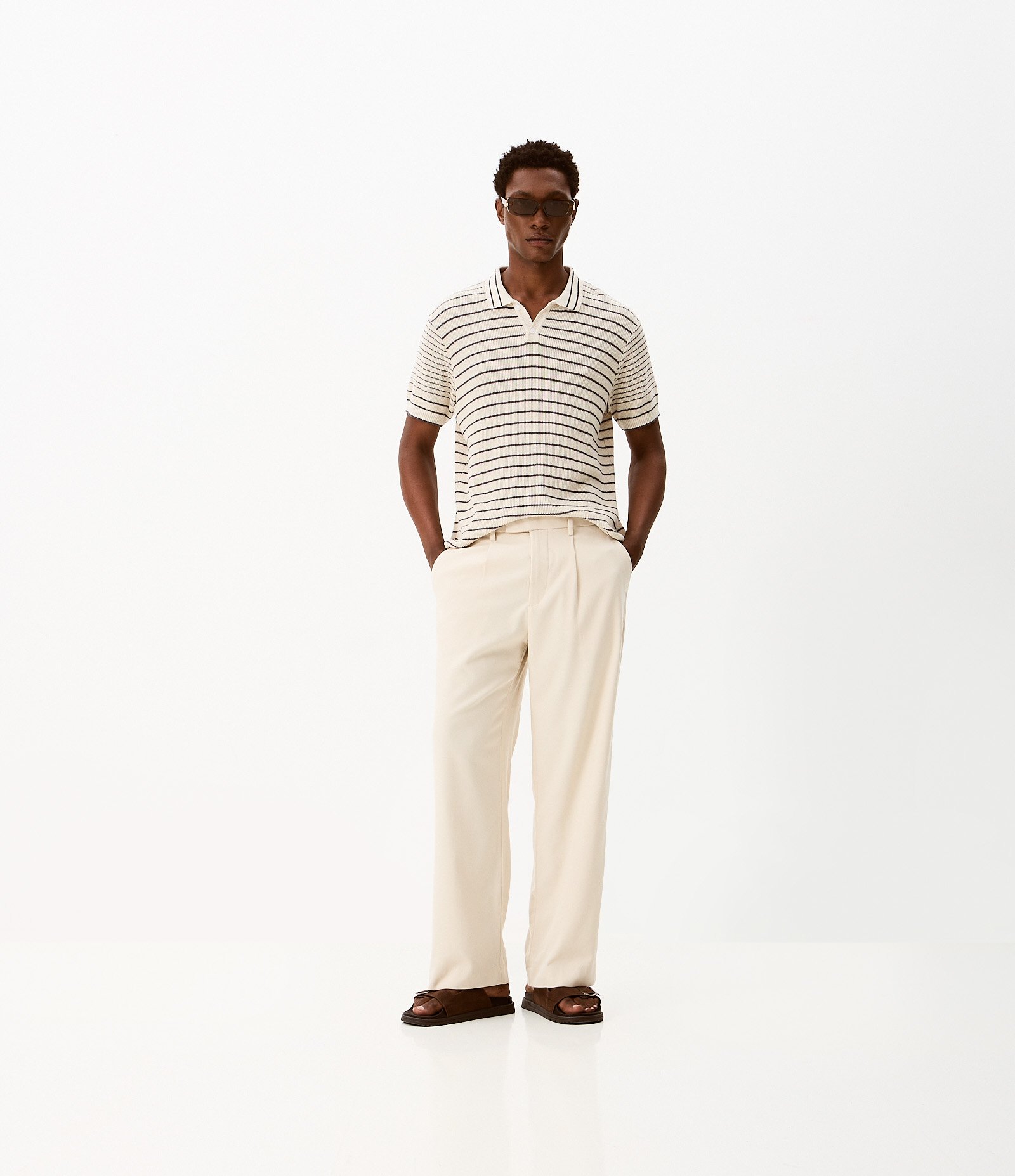 Calça Wide Leg Alfaiatada com Bolso e Friso Bege 1