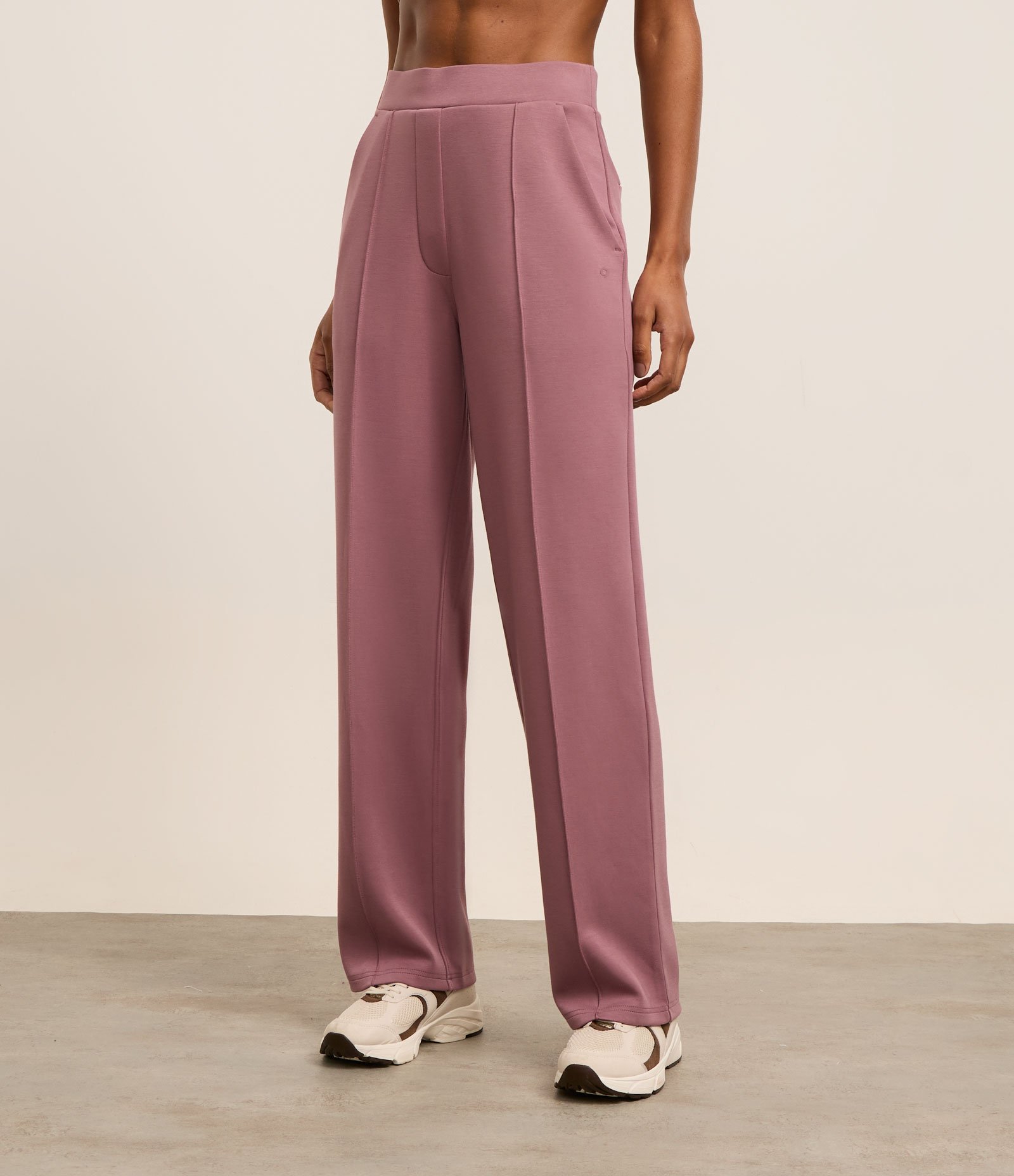 Calça Reta Esportiva com Frisos Frontais e Cós Largo Rosa 2