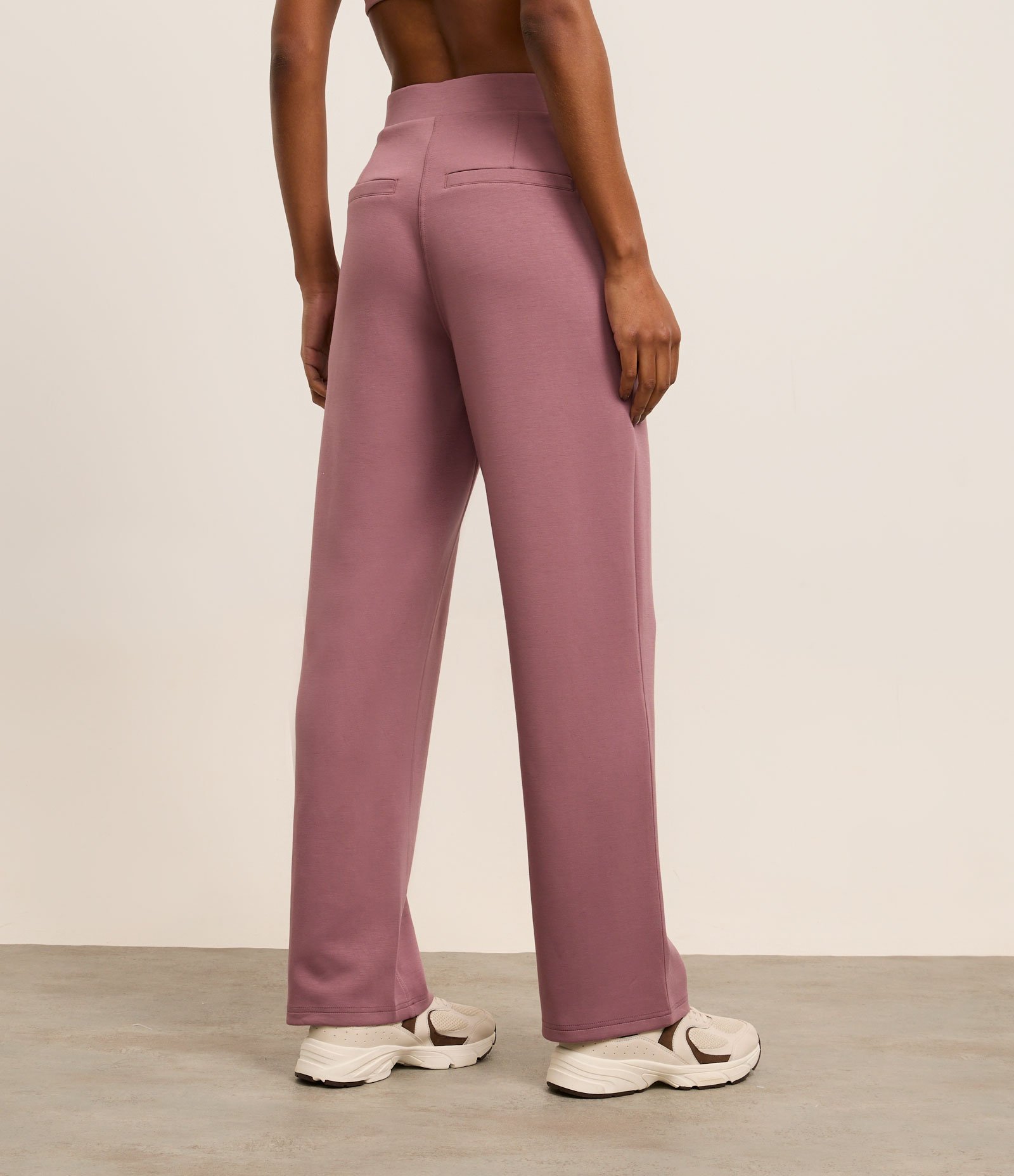 Calça Reta Esportiva com Frisos Frontais e Cós Largo Rosa 3