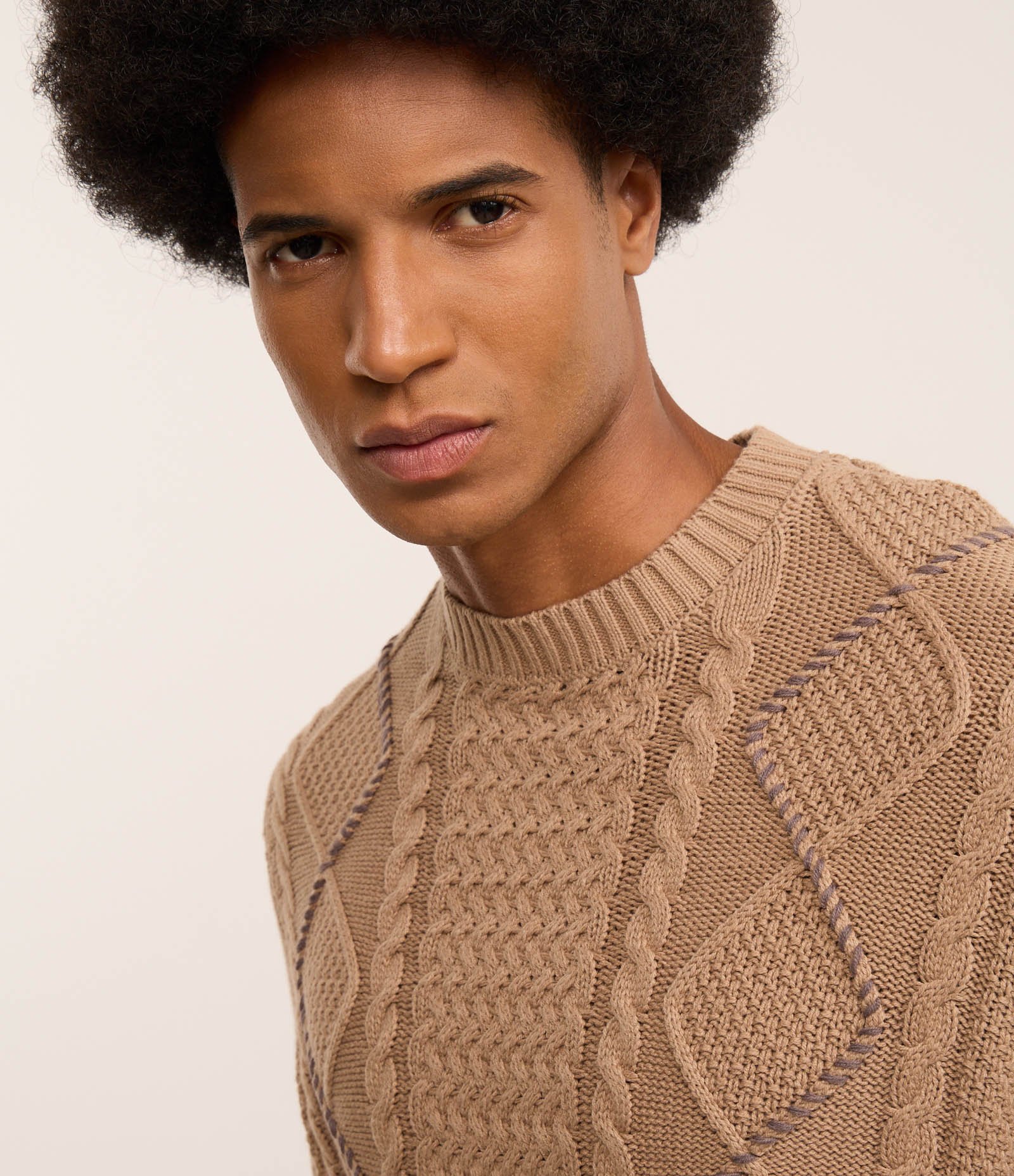 Suéter em Algodão com Textura e Detalhe Manual Marrom 4