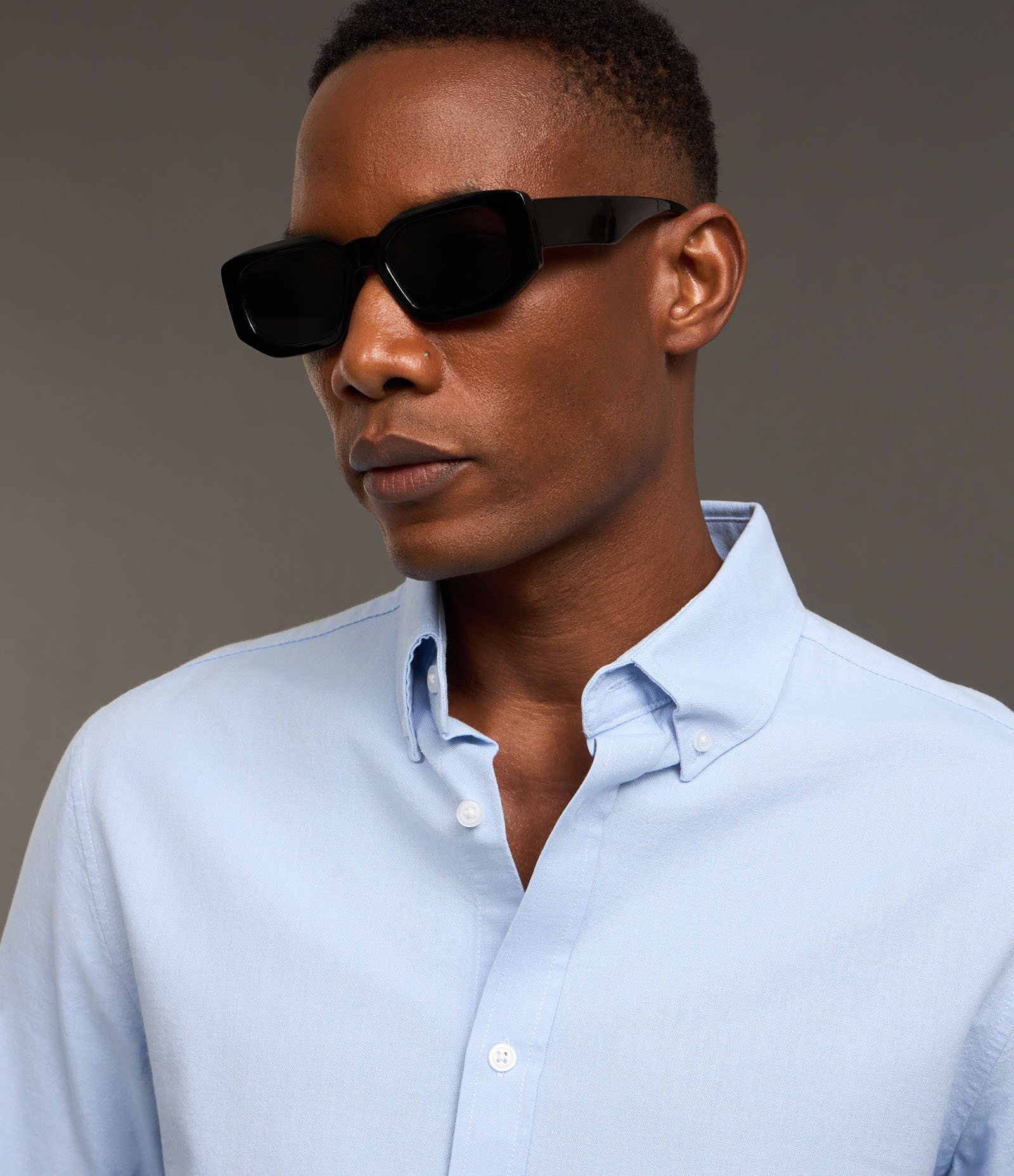 Camisa Regular Básica em Oxford Azul claro 3