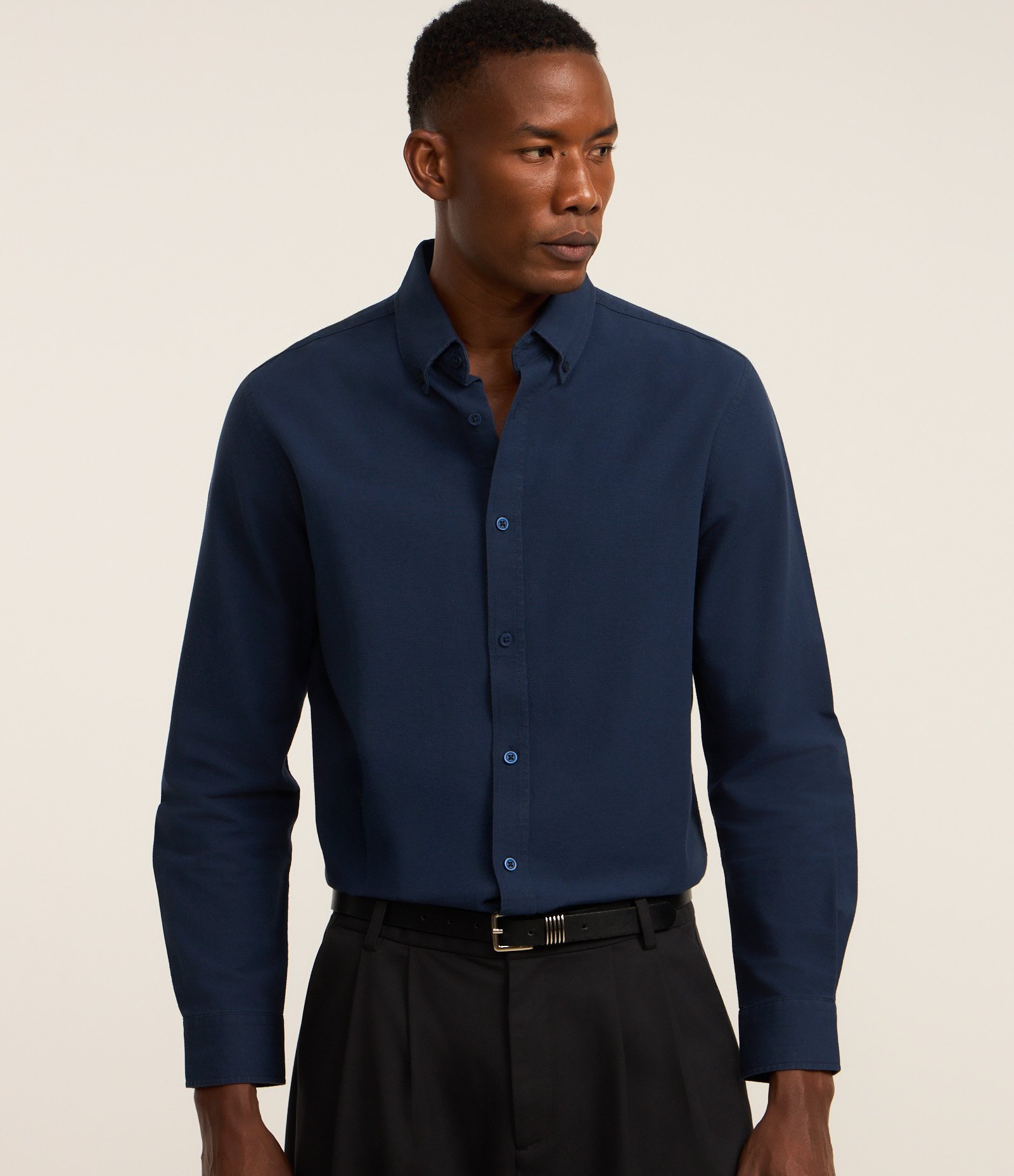 Camisa Regular Básica em Oxford Azul escuro 1