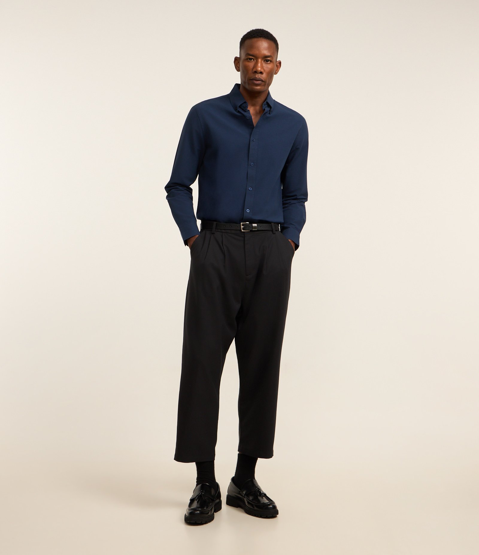 Camisa Regular Básica em Oxford Azul escuro 2