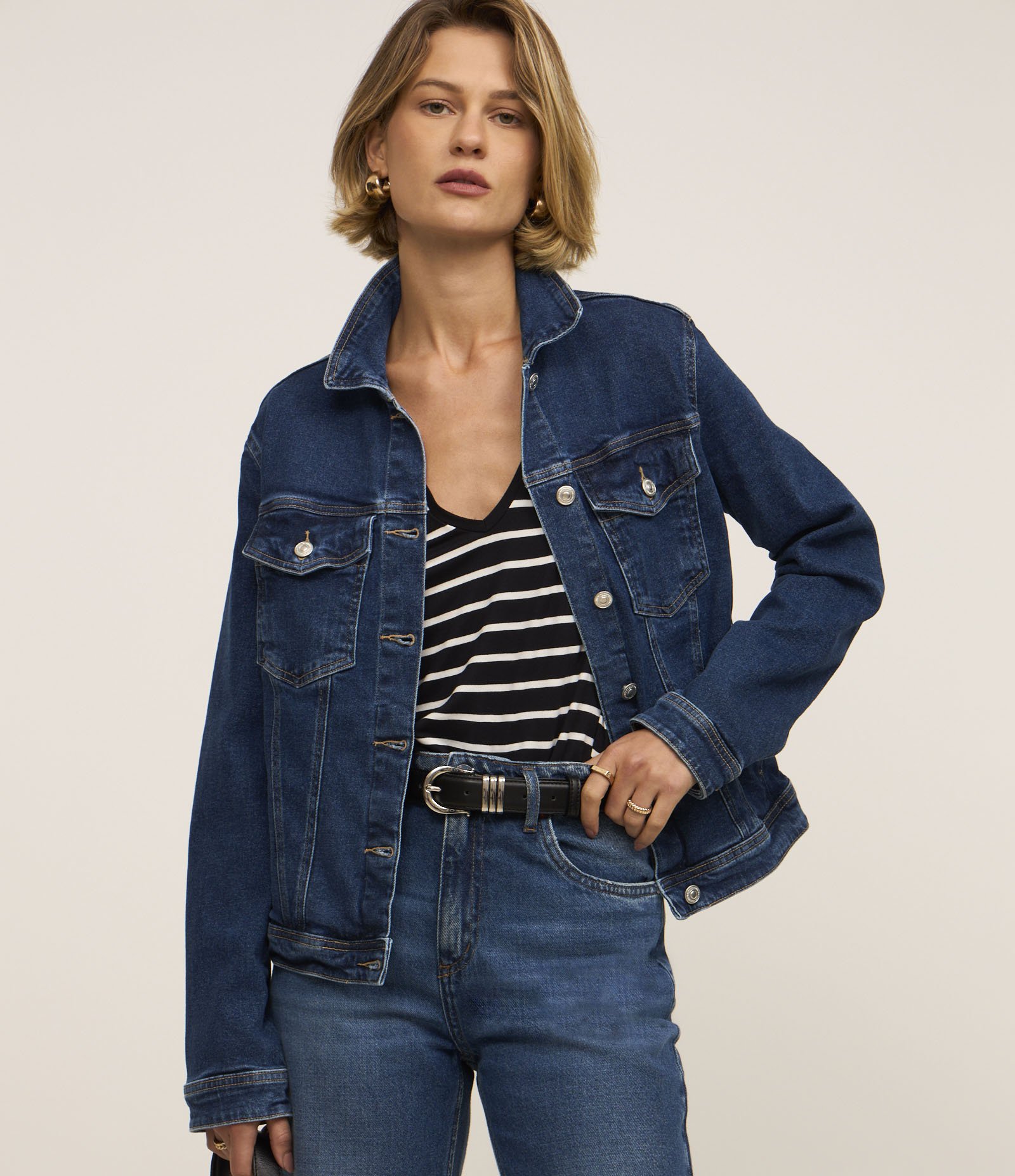 Jaqueta Trucker em Jeans com Bolsos Azul Escuro 1