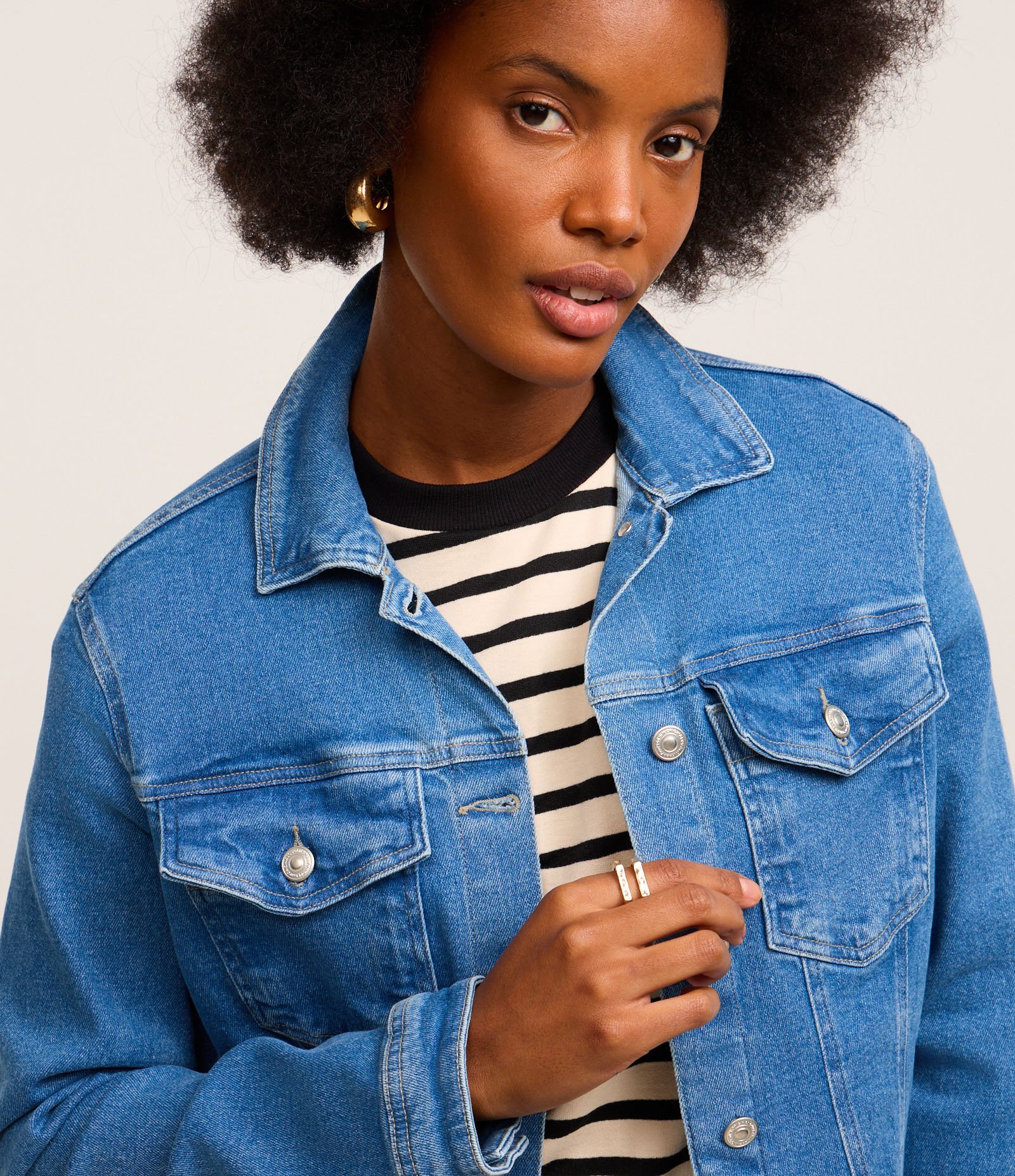 Jaqueta Trucker em Jeans com Bolsos Azul 3