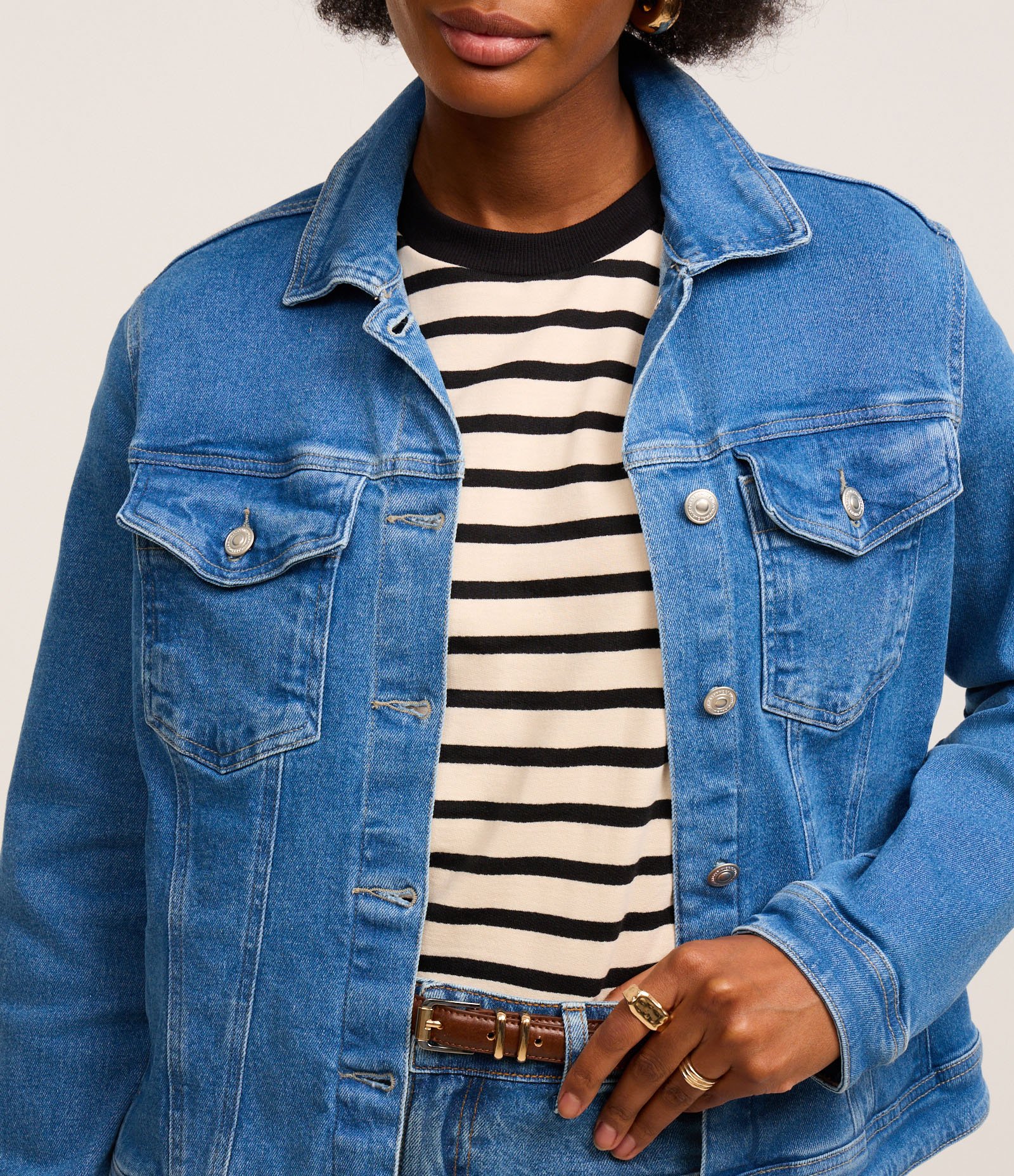 Jaqueta Trucker em Jeans com Bolsos Azul 4