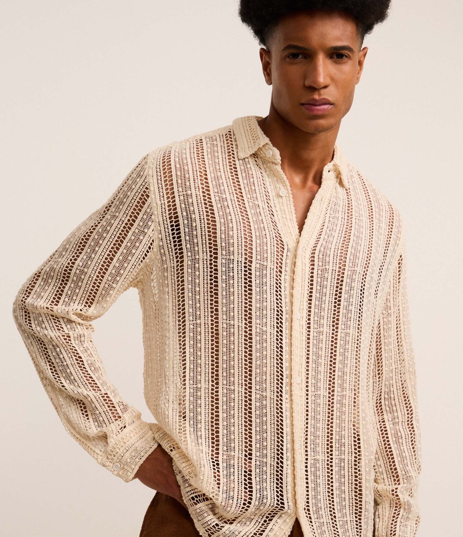 Camisa em Algodão com Textura Efeito Renda Bege 8