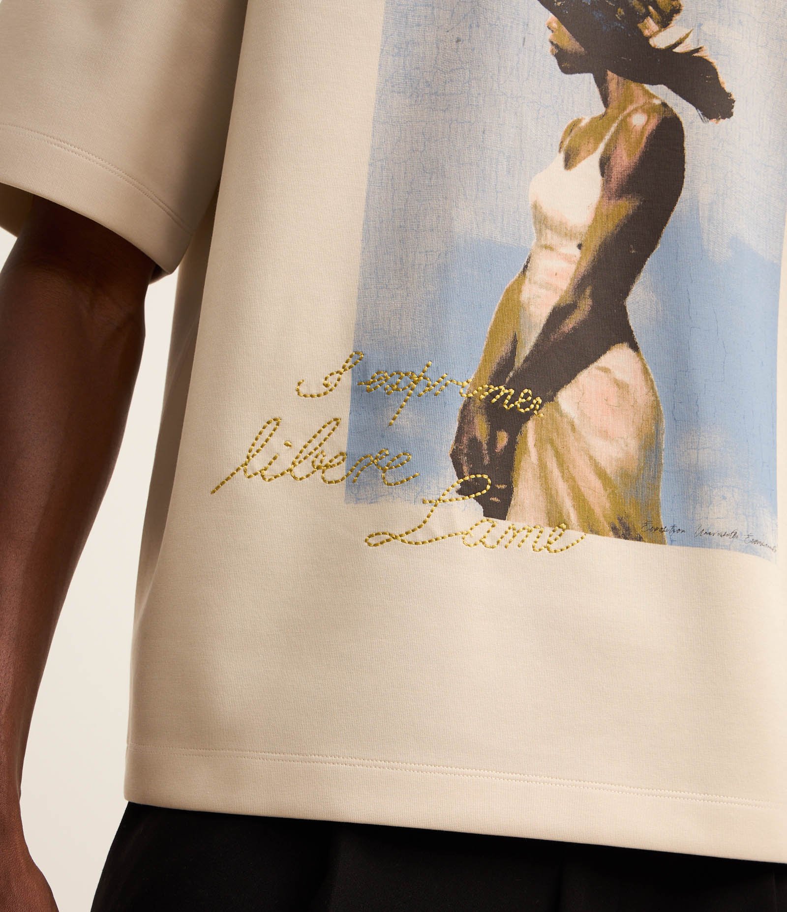 Camiseta Overboxy em Algodão com Lettering Bordado Bege 5