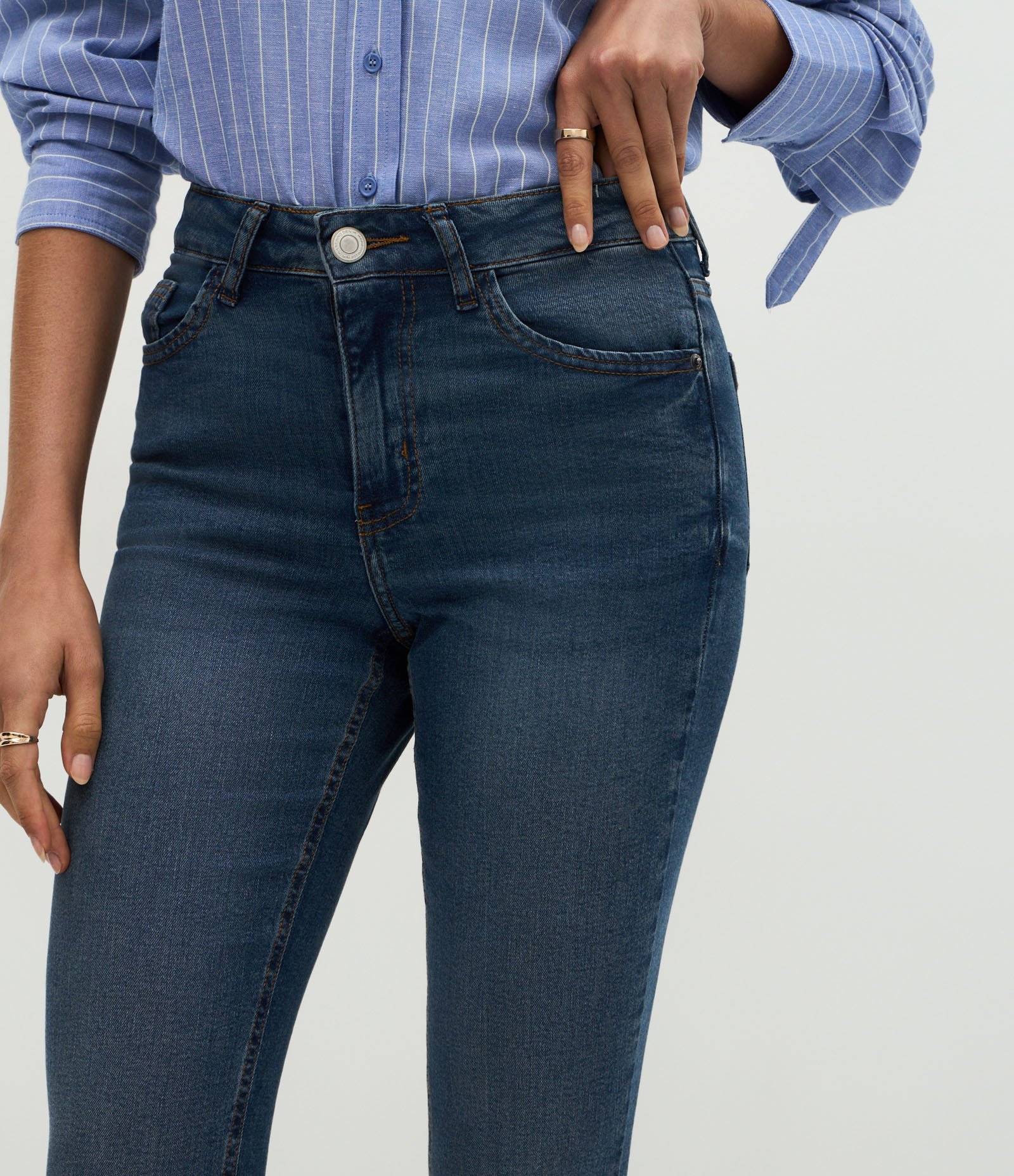 Calça Bootcut Jeans com Elastano e Bolso Relógio Azul 4