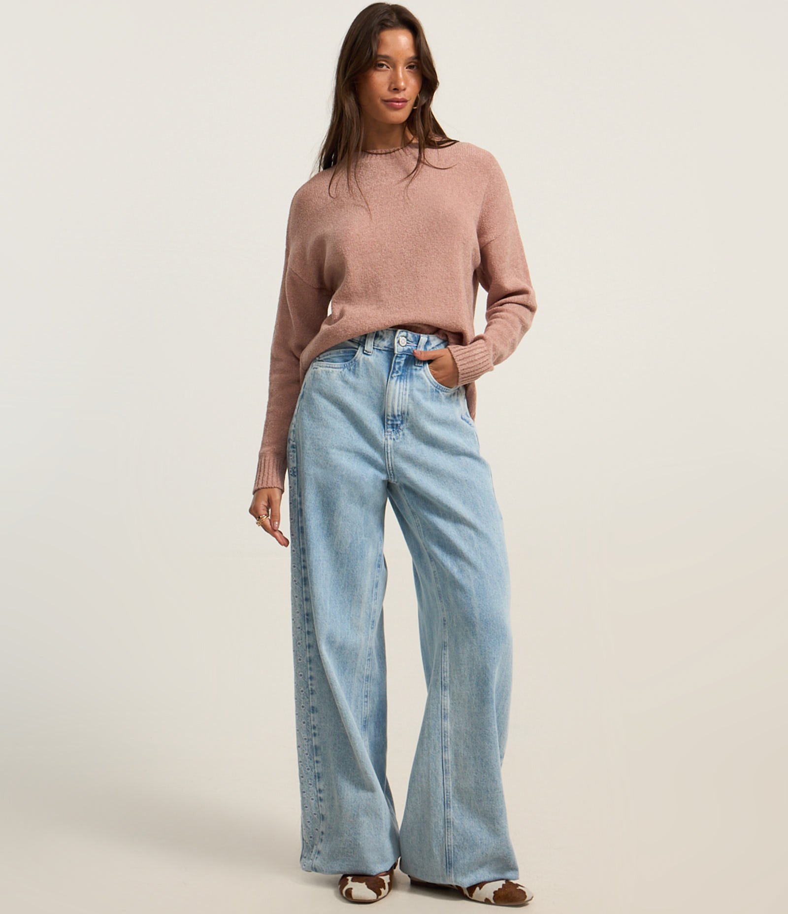 Suéter em Tricô Texturizado com Cava Deslocada 2