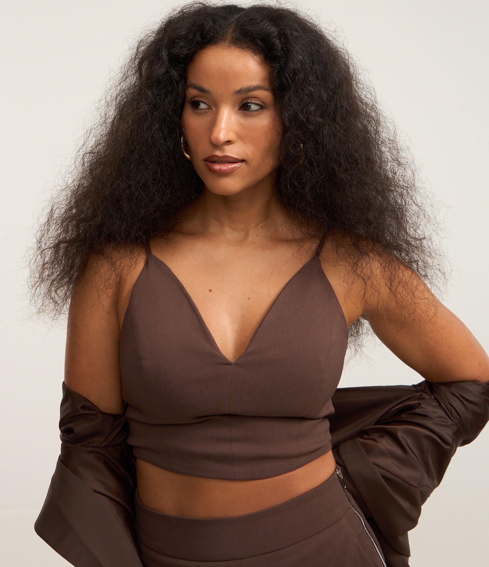 Blusa Cropped Corset em Bengaline com Decote V Marrom 3