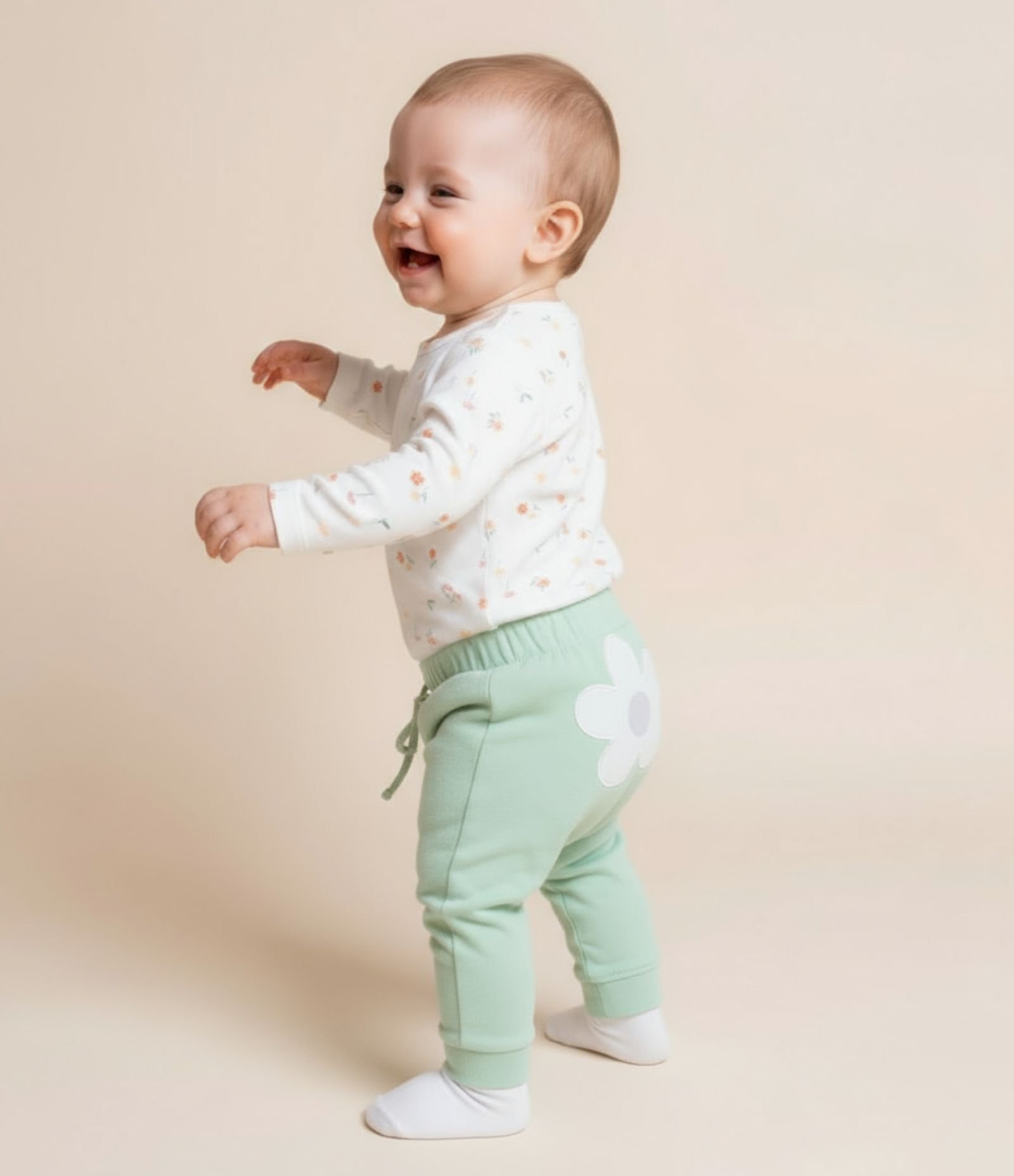 Conjunto Infantil em Suedine com Bordado Flor - Tam RN a 18 meses Branco/Verde 2