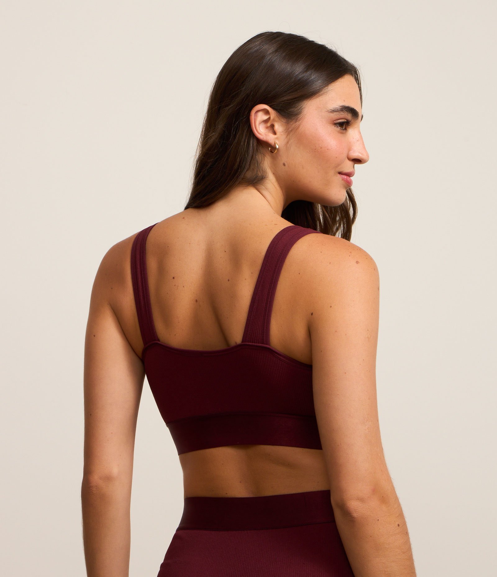 Sutiã Top Sem Bojo Sem Aro em Poliamida Seamless com Alças Largas Bordô 3
