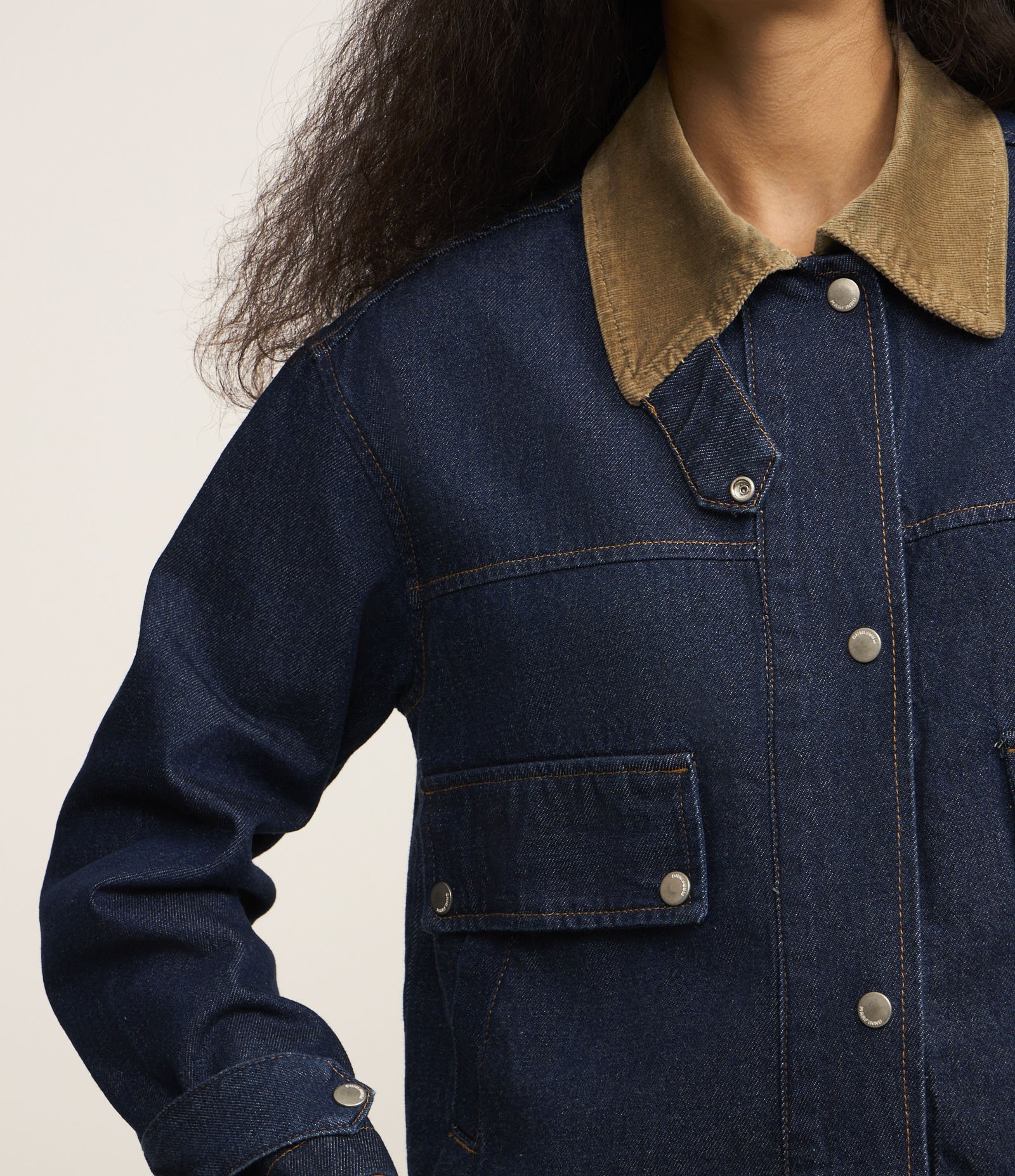 Jaqueta Trucker em Jeans com Gola Contrastante Azul 5