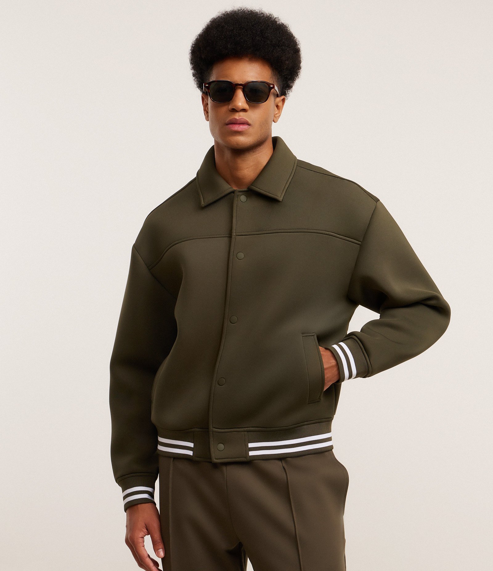 Jaqueta Bomber Tech com Detalhes Contrastantes Verde 1