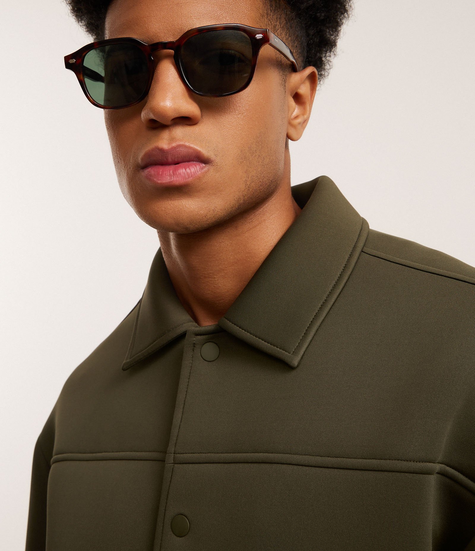 Jaqueta Bomber Tech com Detalhes Contrastantes Verde 3