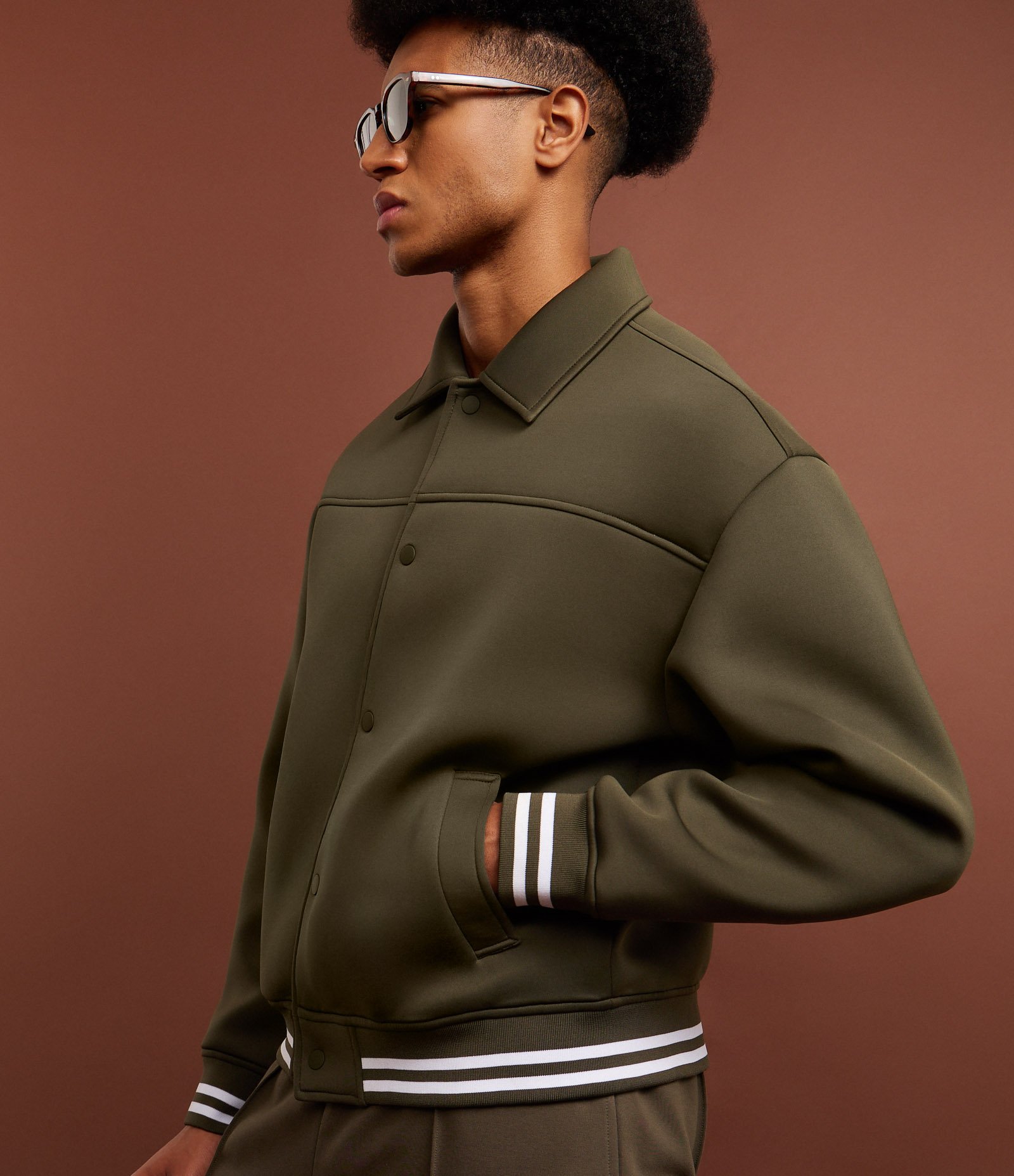 Jaqueta Bomber Tech com Detalhes Contrastantes Verde 4