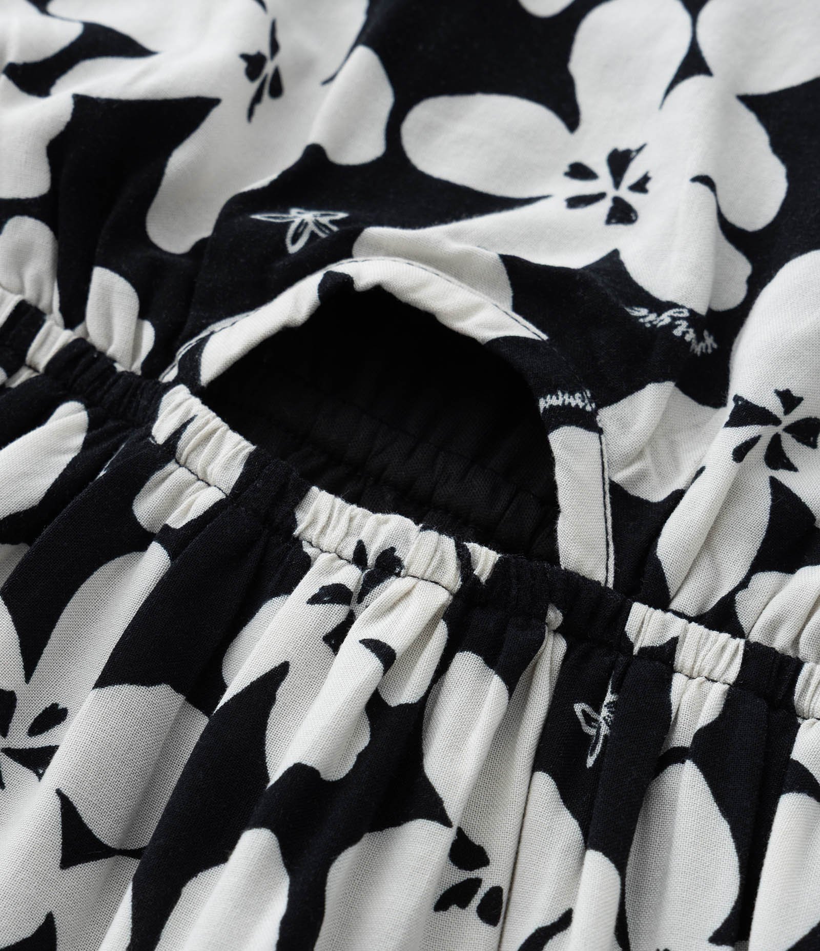 Vestido Infantil com Recorte e Estampa Floral - Tam 5 a 14 Anos Preto 5