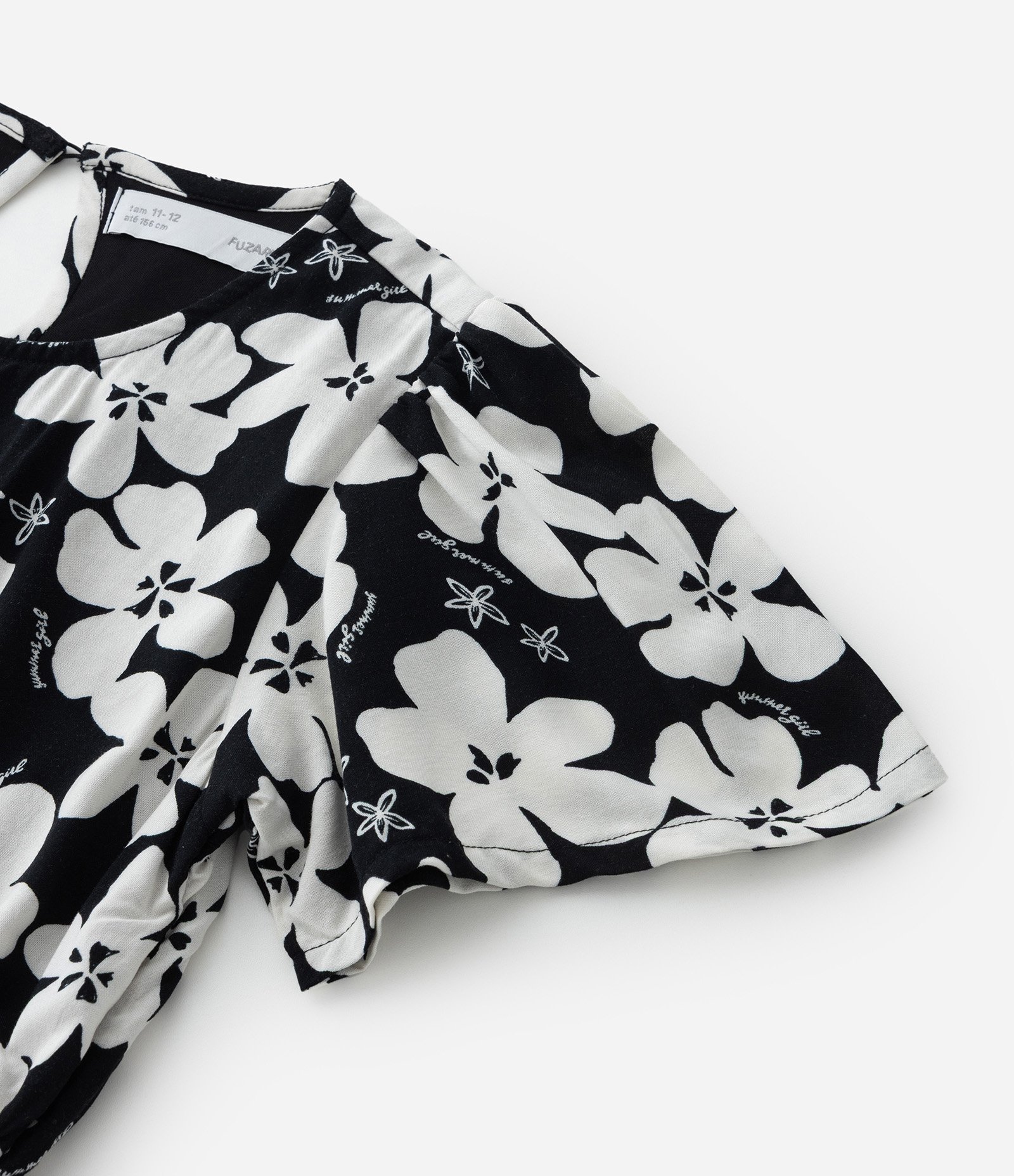 Vestido Infantil com Recorte e Estampa Floral - Tam 5 a 14 Anos Preto 7