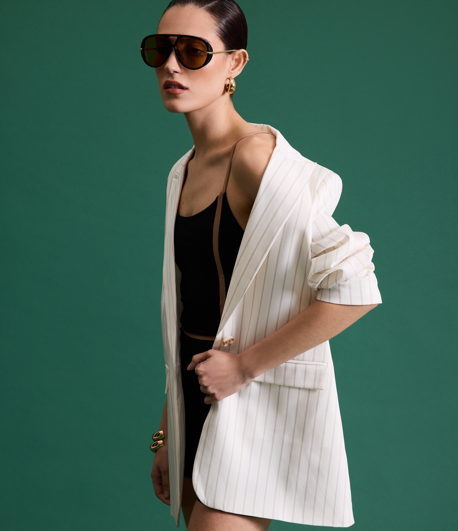 Macaquinho Esportivo em Microfibra com Linhas Contrastantes Preto 3