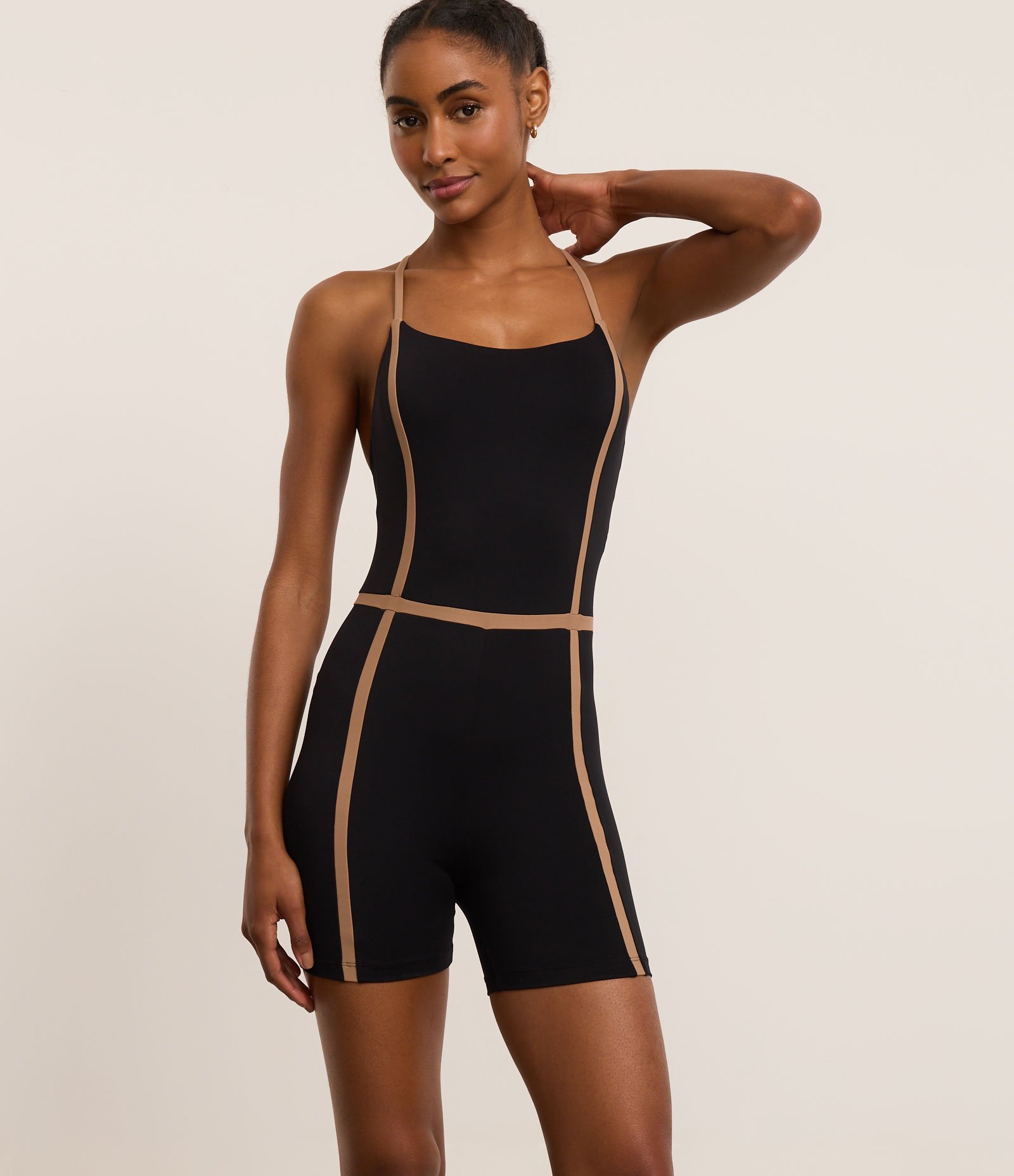 Macaquinho Esportivo em Microfibra com Linhas Contrastantes Preto 4