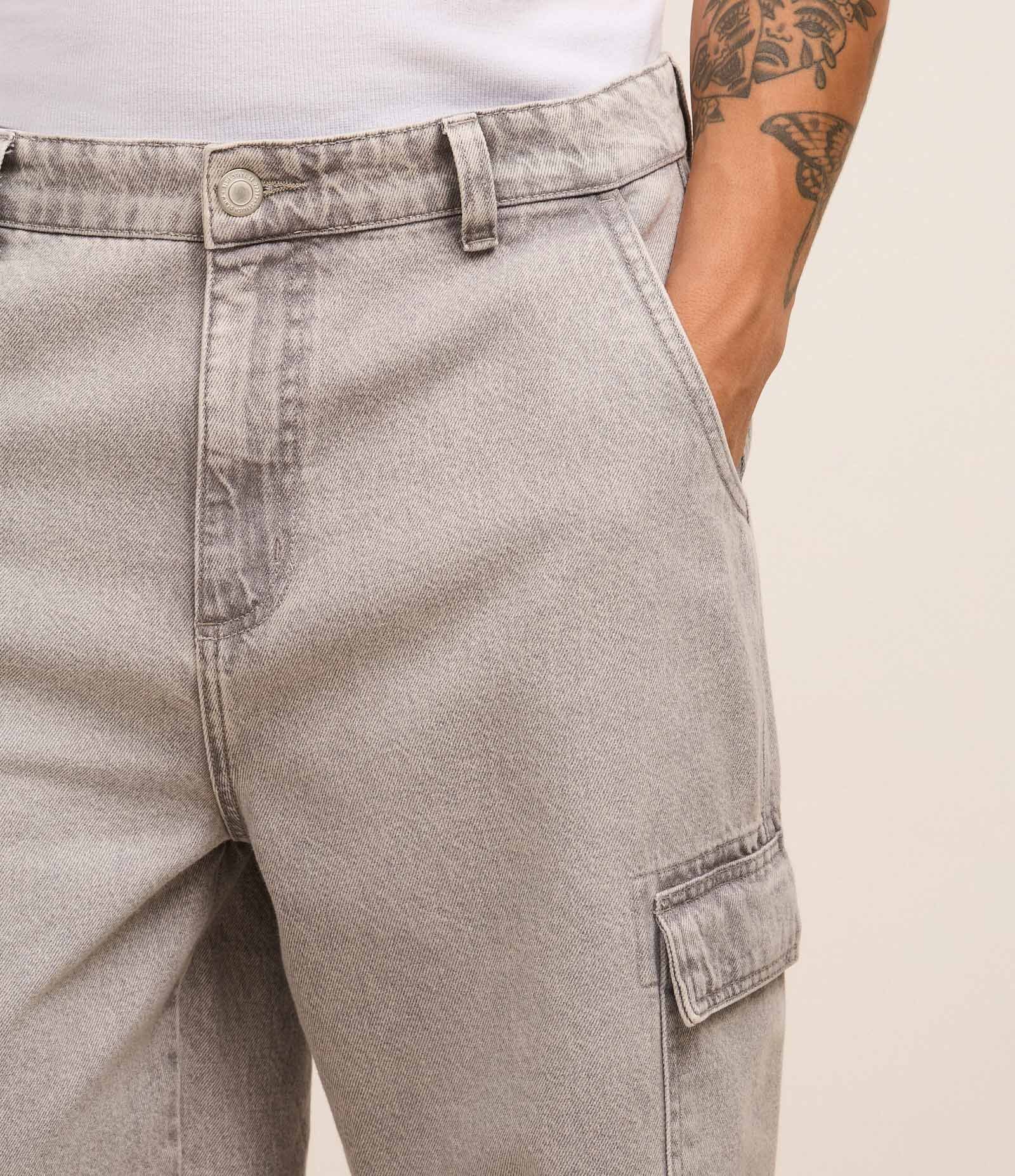 Bermuda Baggy Cargo em Jeans Cinza 3