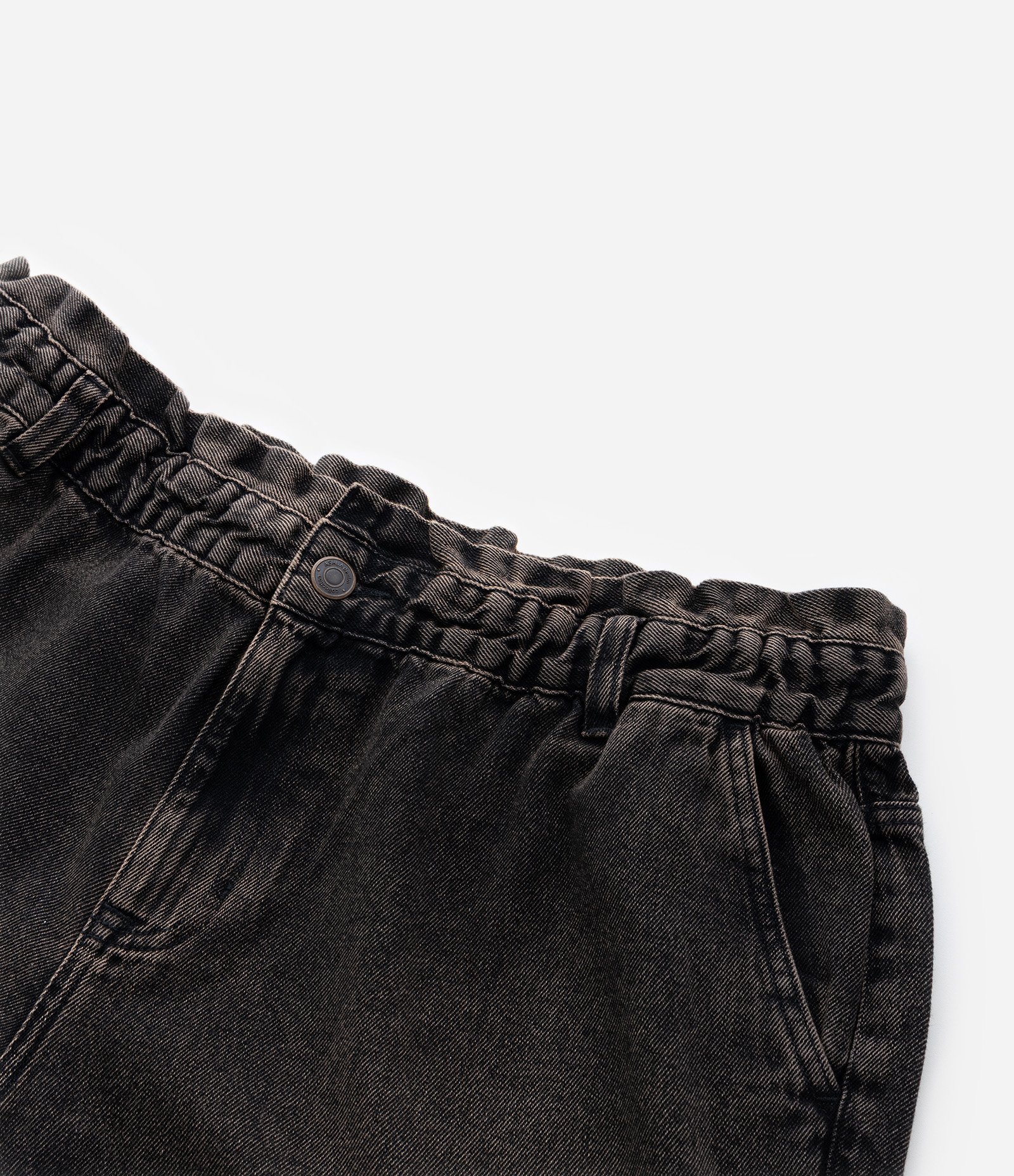 Calça Jeans Clochard com Sobretinto Contrastante Curve & Plus Size Preto/Marrom 8