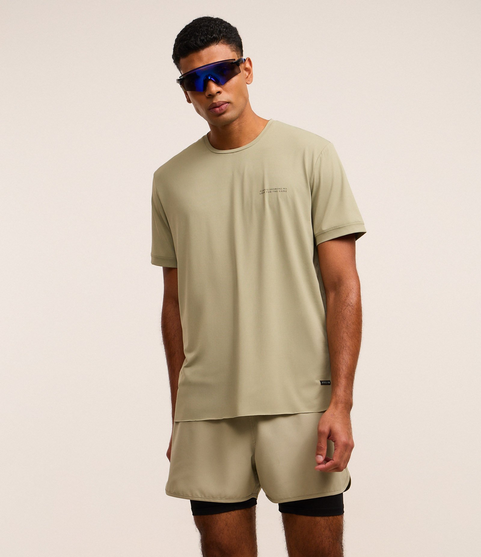 Bermuda Esportiva com Short de Compressão e Detalhe Refletivo Verde 6