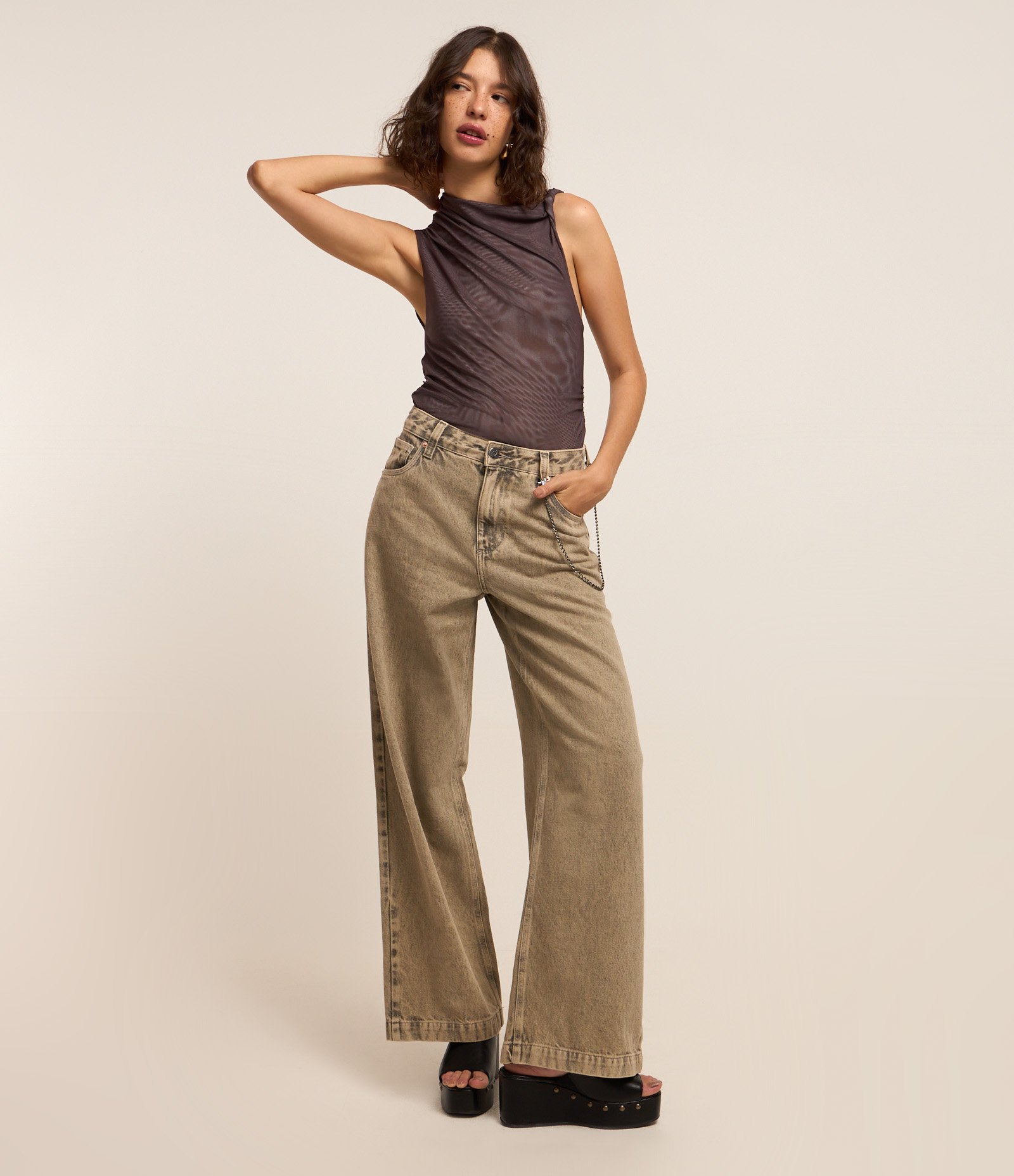 Body em Tule com Decote Assimétrico Marrom 2