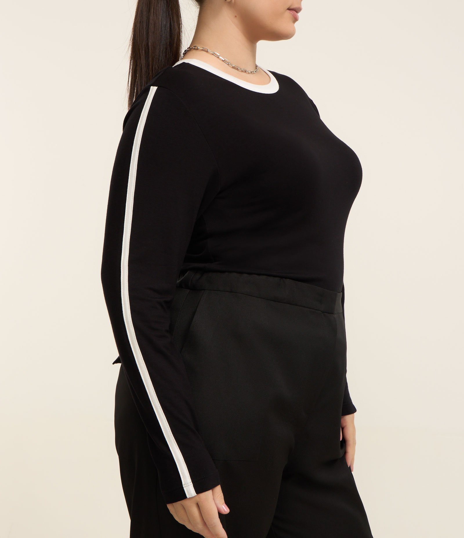 Blusa em Viscolycra com Contrastantes e Listras Curve & Plus Size Preto 5