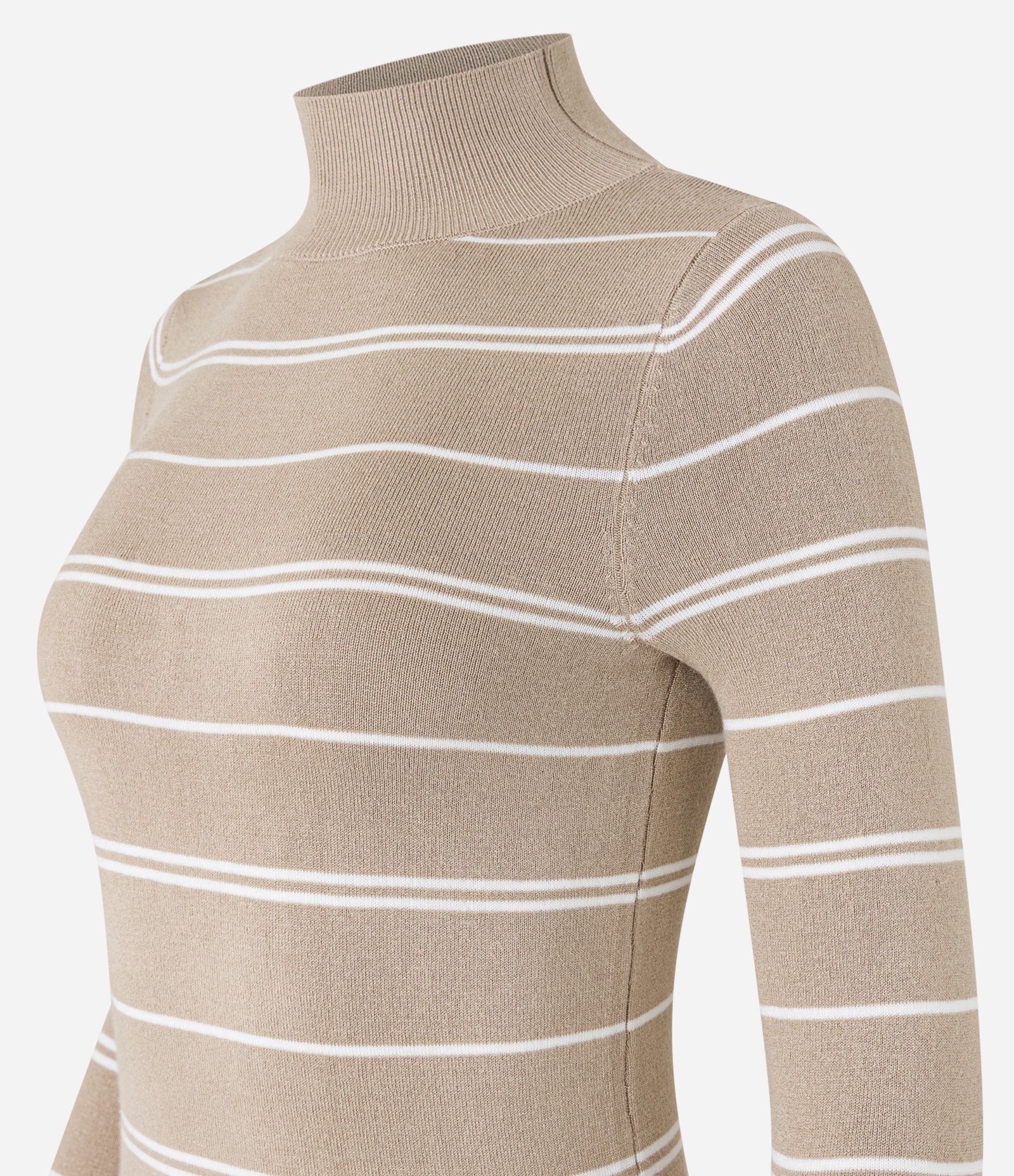 Suéter Listrado em Tricô com Gola Alta Bege 9