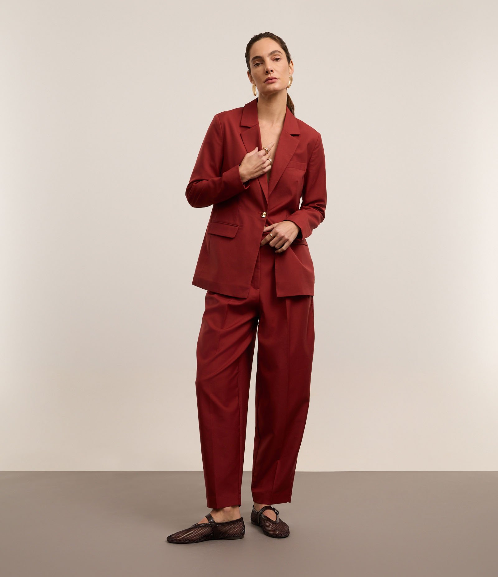 Calça Cenoura Alfaiataria Boho com Pregas Frontais Vermelho 5