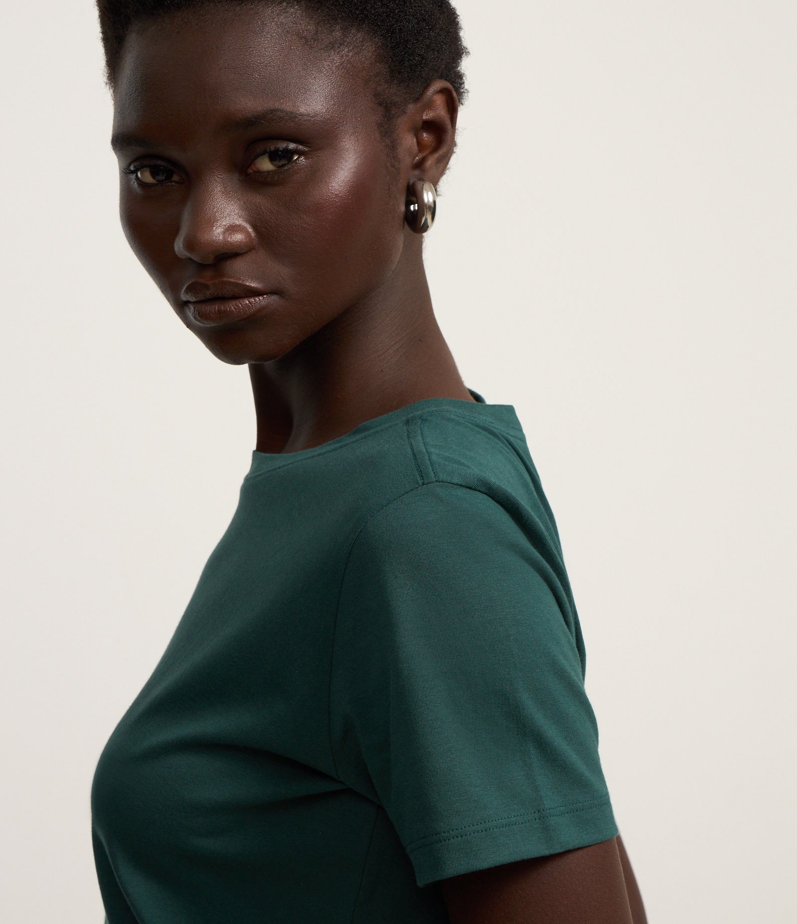 Camiseta Básica em Algodão com Manga Curta Verde Petróleo 4