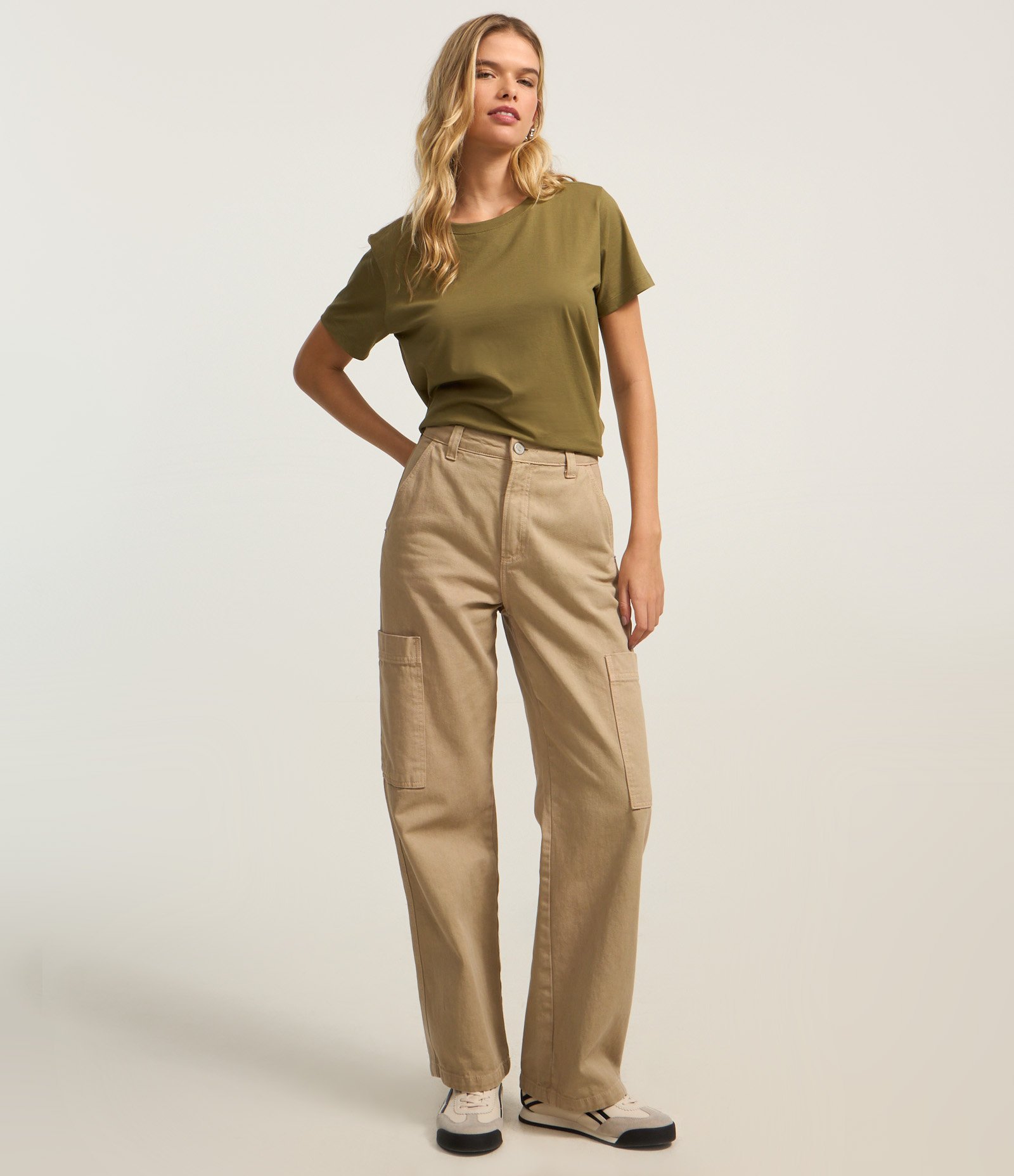 Camiseta Básica em Algodão com Manga Curta Verde Oliva 3