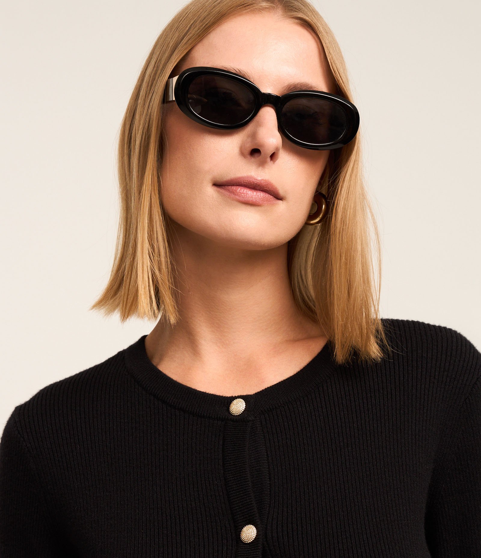 Cardigan Básico em Tricô Canelado com Botões Metalizados Preto 3