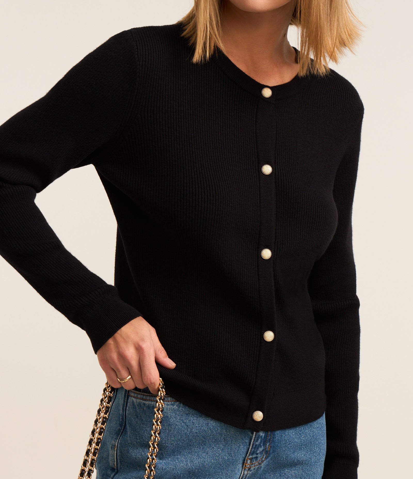 Cardigan Básico em Tricô Canelado com Botões Metalizados Preto 4