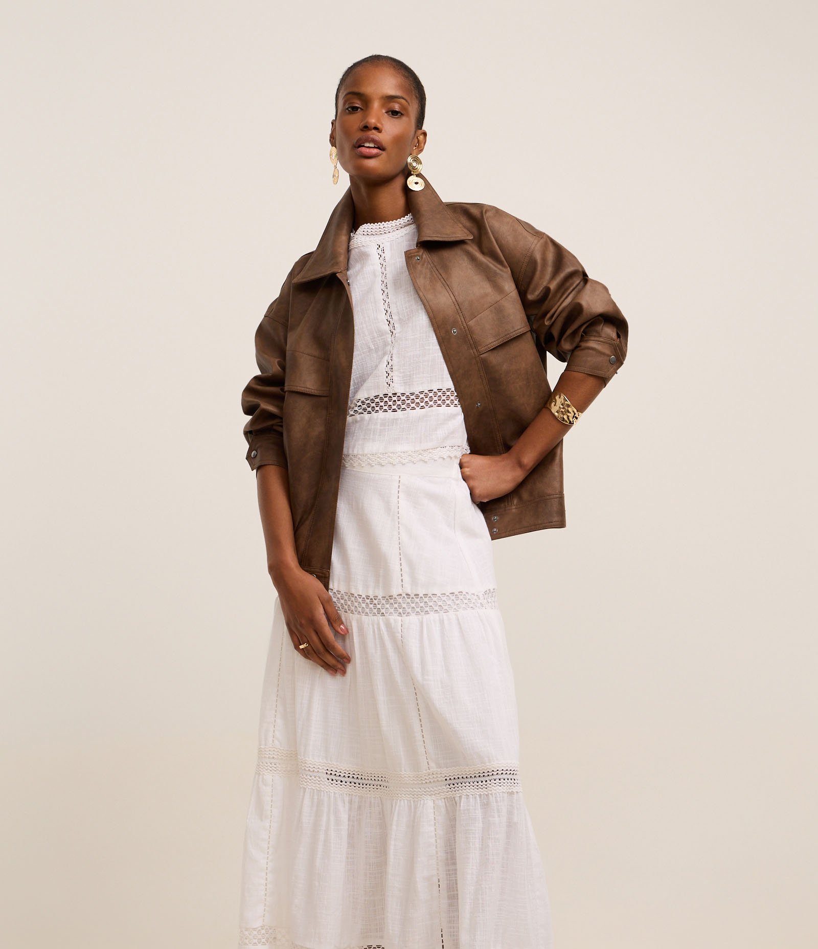 Saia Evasê Midi em Voal com Recorte Franzido e Entremeios Branco 2