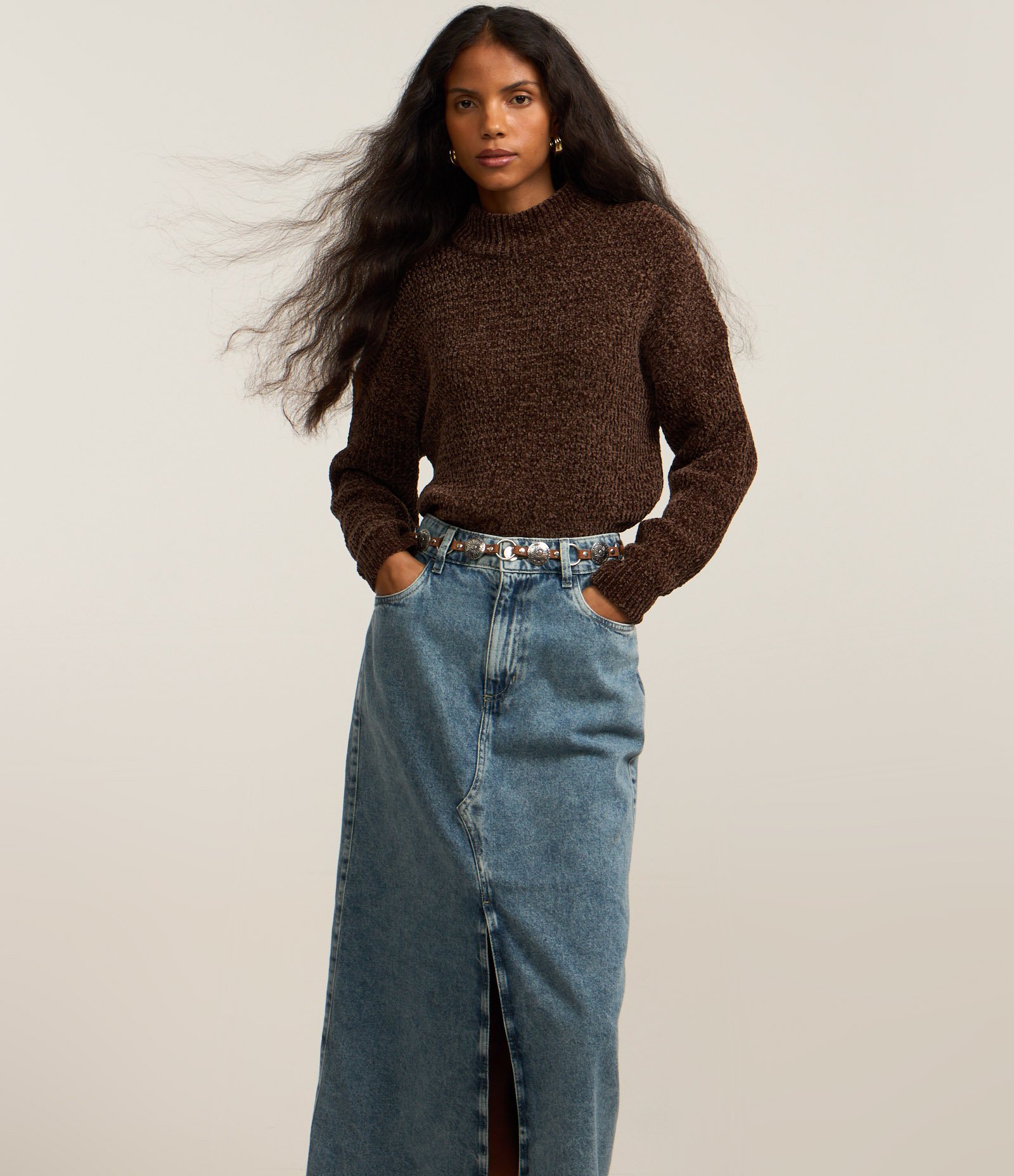 Saia Midi em Jeans com Fenda Frontal Azul 2