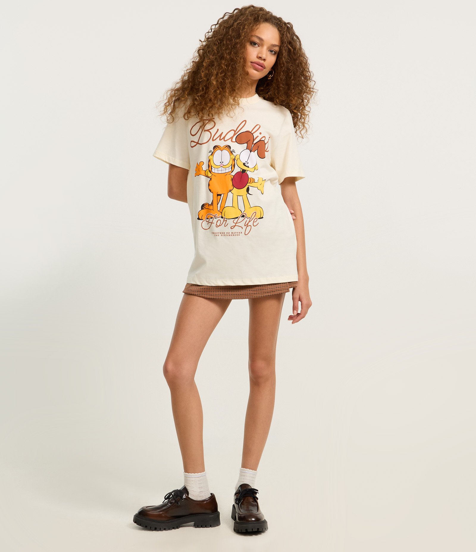 Blusa T-shirt em Algodão com Estampa Garfield Bege 2