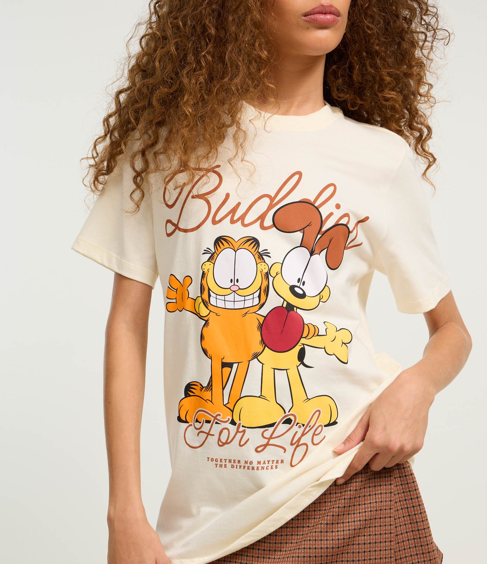 Blusa T-shirt em Algodão com Estampa Garfield Bege 3