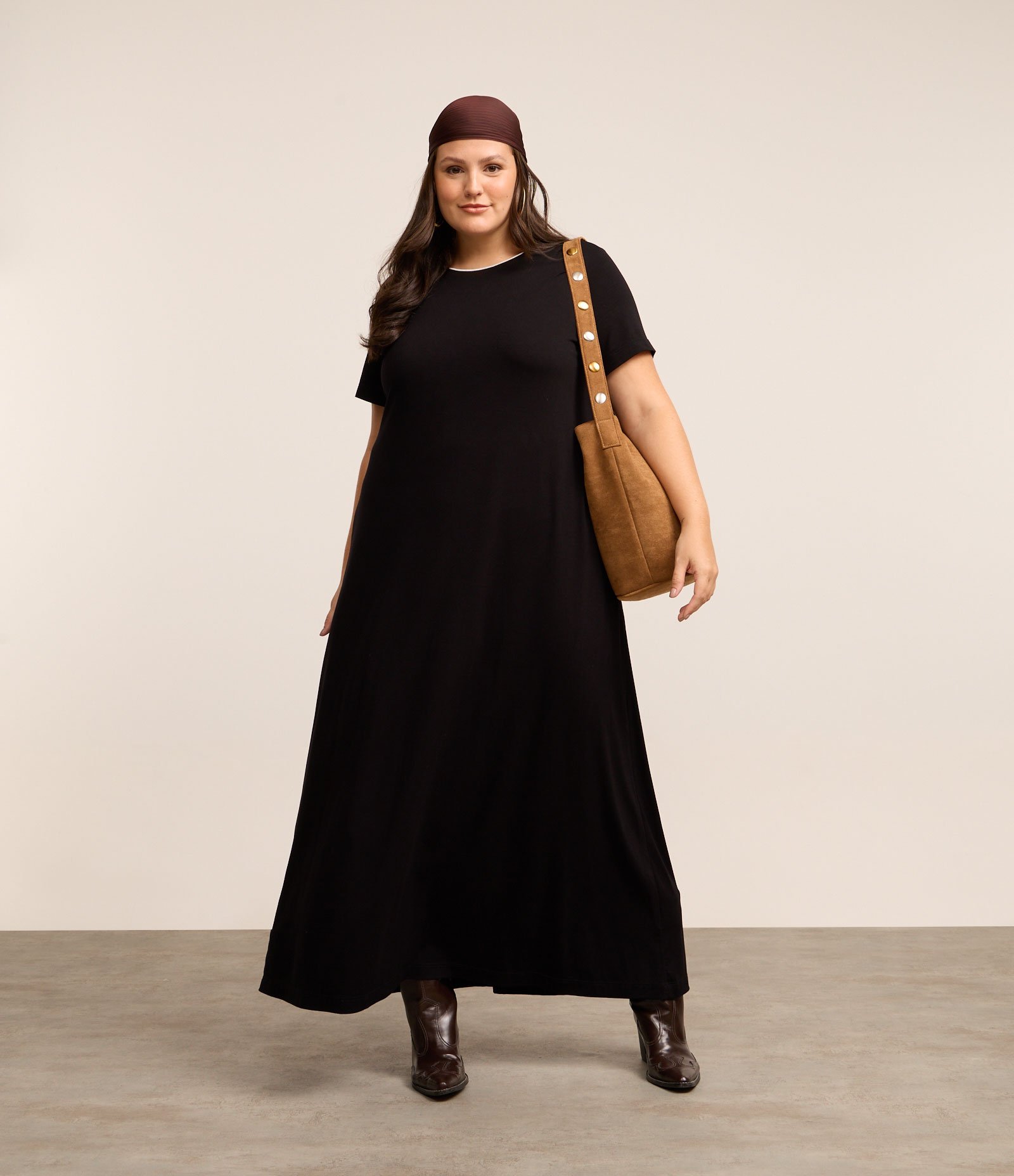 Vestido Alongado em Viscocrepe Curve & Plus Size Preto 1